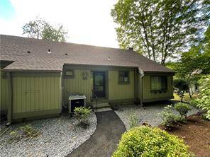 You don't want to miss this renovated Carriage House !