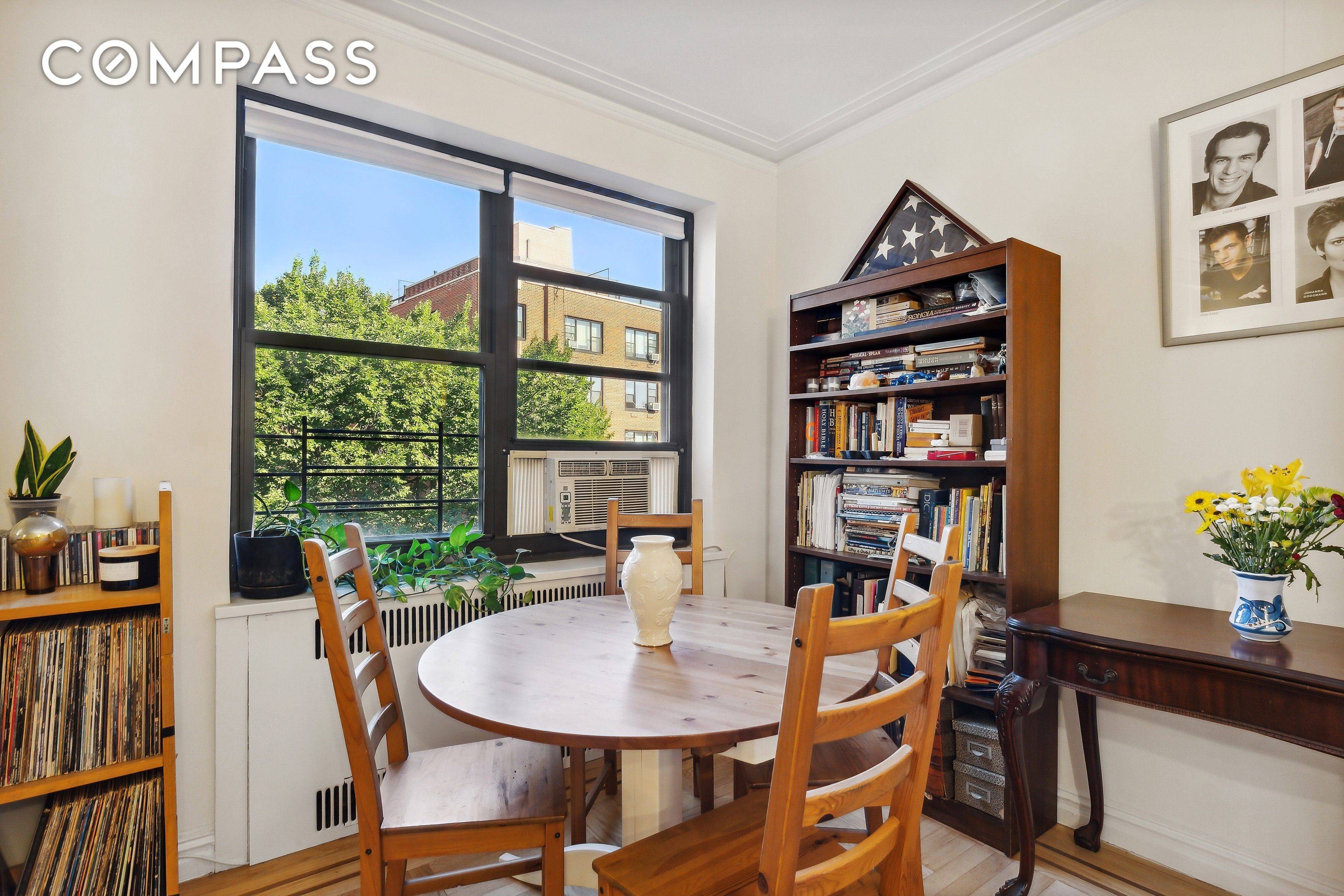 HIGH FLOOR ONE BEDROOM STEAL Glorious light floods this large one bedroom from the east and west creating a warm and happy space to call home.
