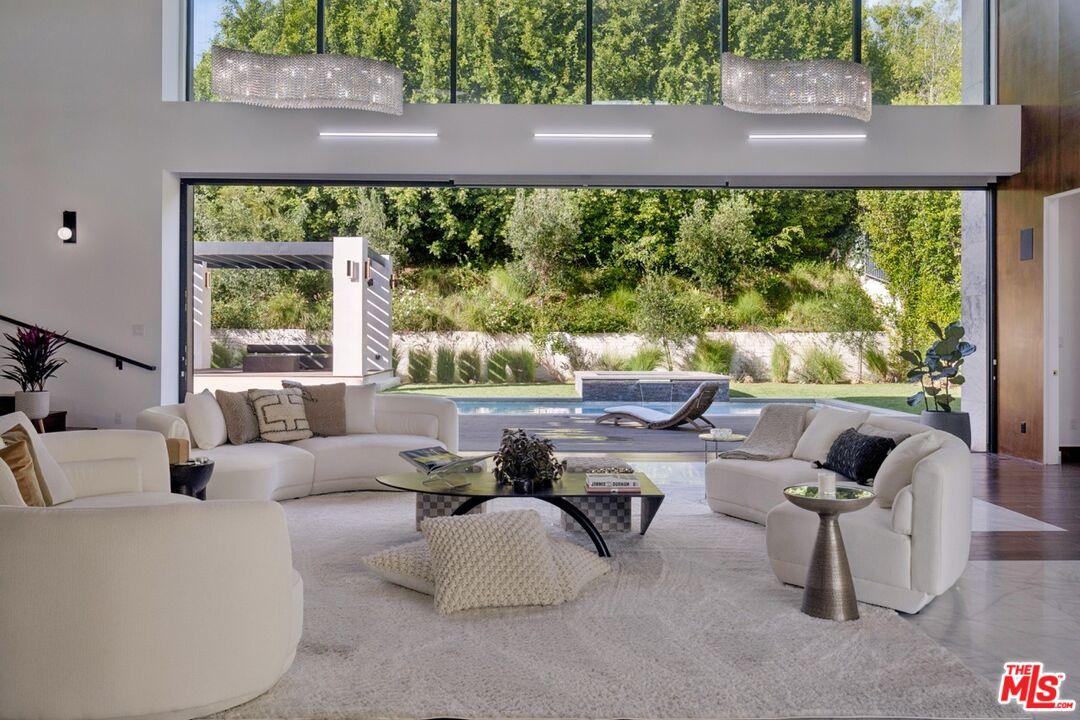 Great Room Looking to Grounds