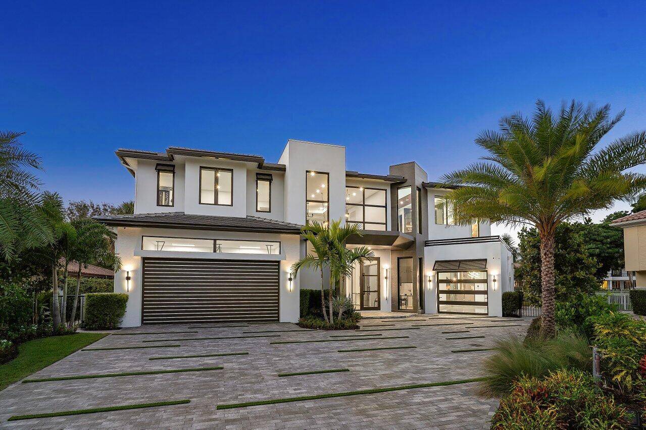 Brand New Modern Golf Lakefront Estate built by Primo Construction, architecture by Cosentino Architecture, designed by Arianna Tascione Aly Daily furnishings.