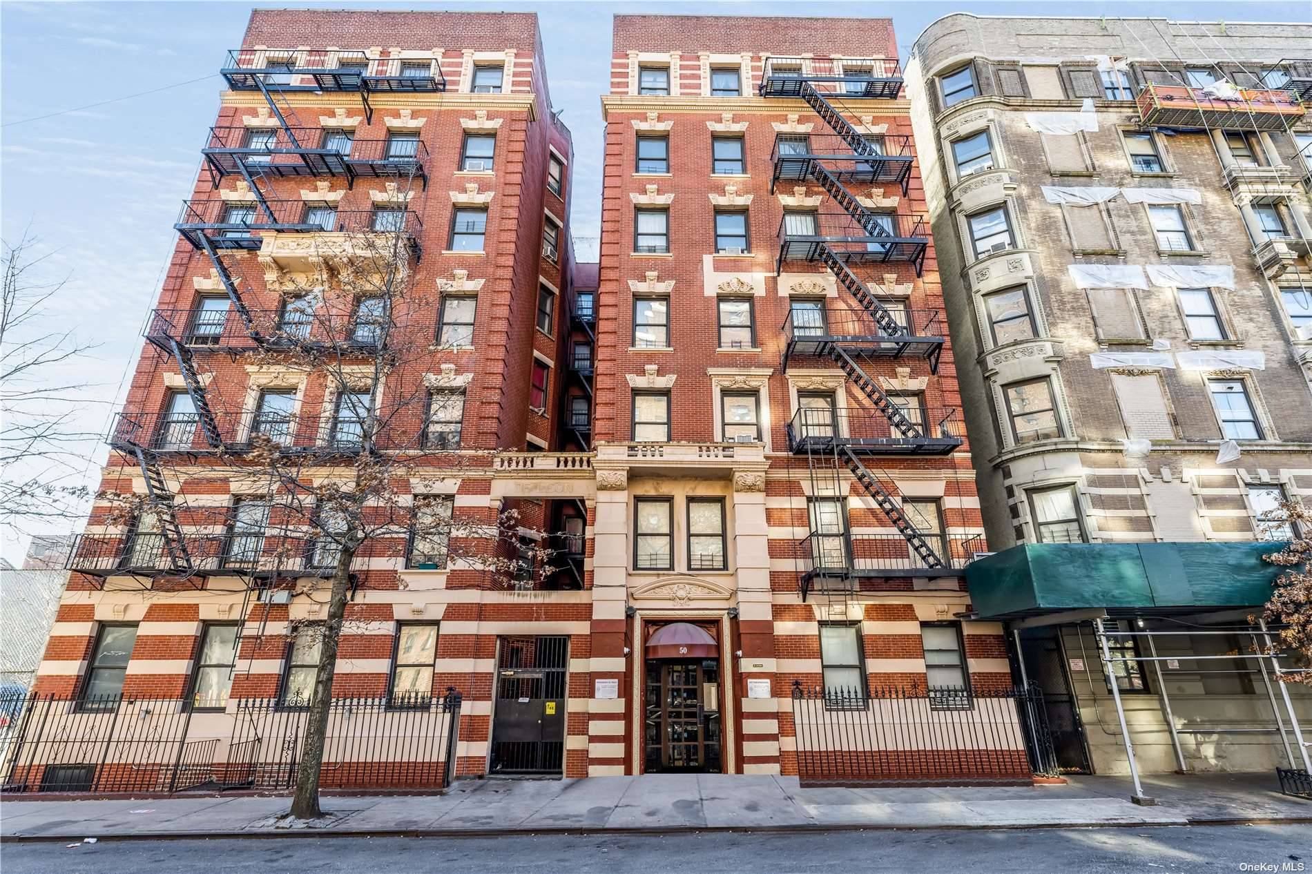 Well maintained two bedroom HDFC apartment in the heart of Harlem.