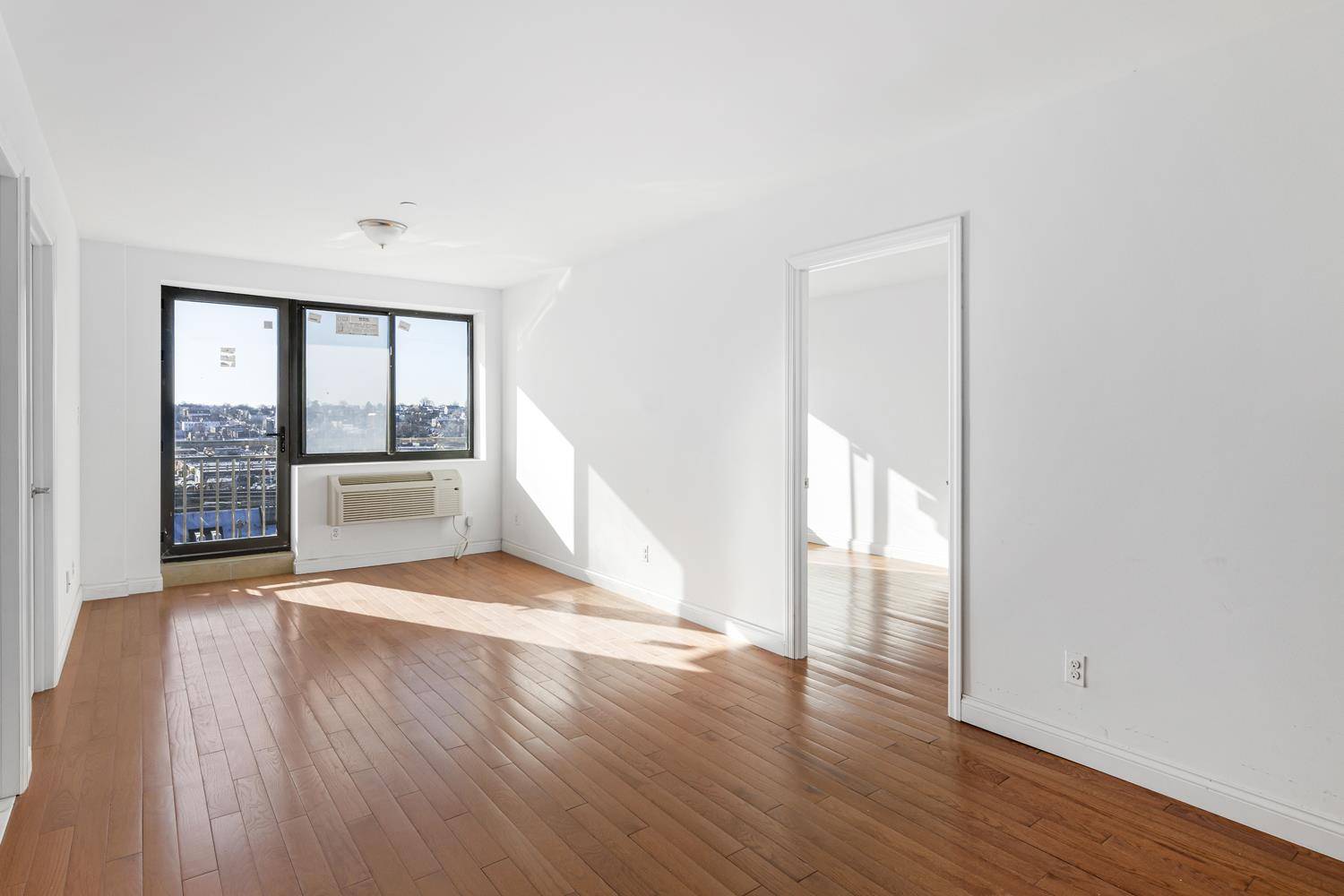 Cash buyer preferred or must put 20 downSituated on a higher floor, this 2 bed 2 bath home has a private outdoor space with Manhattan views.