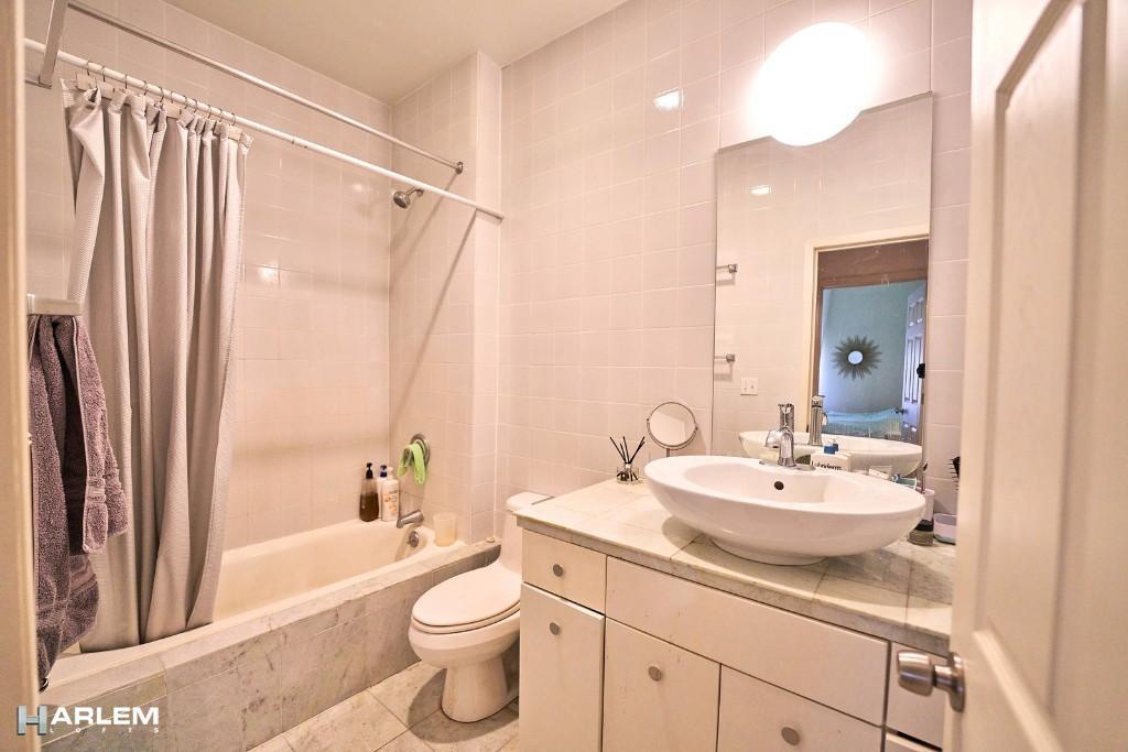 Duplex Bathroom 2