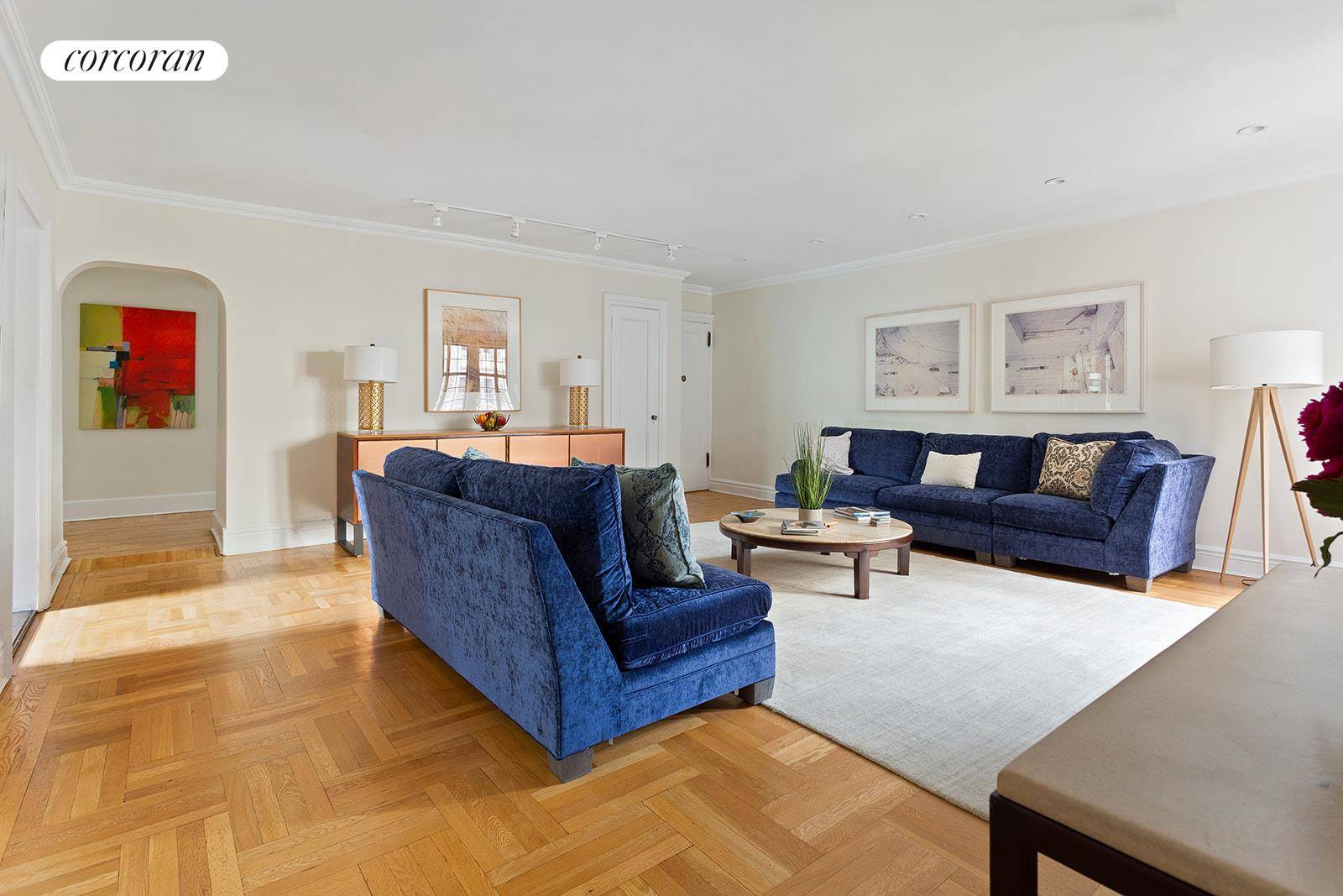 Country in the city ! This move in ready and enormous nine room apartment is surrounded by gardens and parks in the much sought after Hudson View Gardens.
