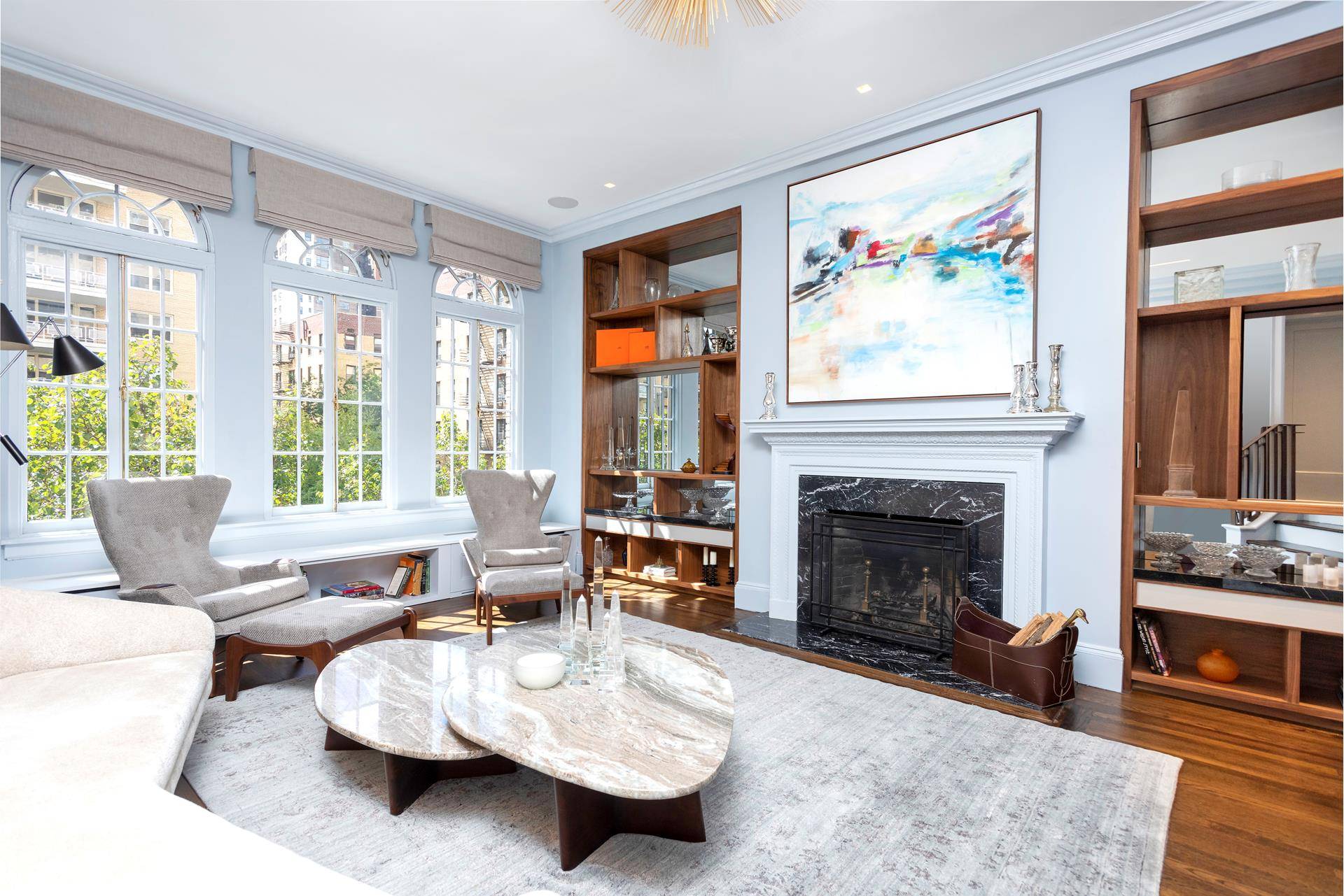 Sophisticated, architectural, classic Prewar apartment has been renovated to perfection in a seamless combination of old world architecture and today's amenities in impeccable style and design.