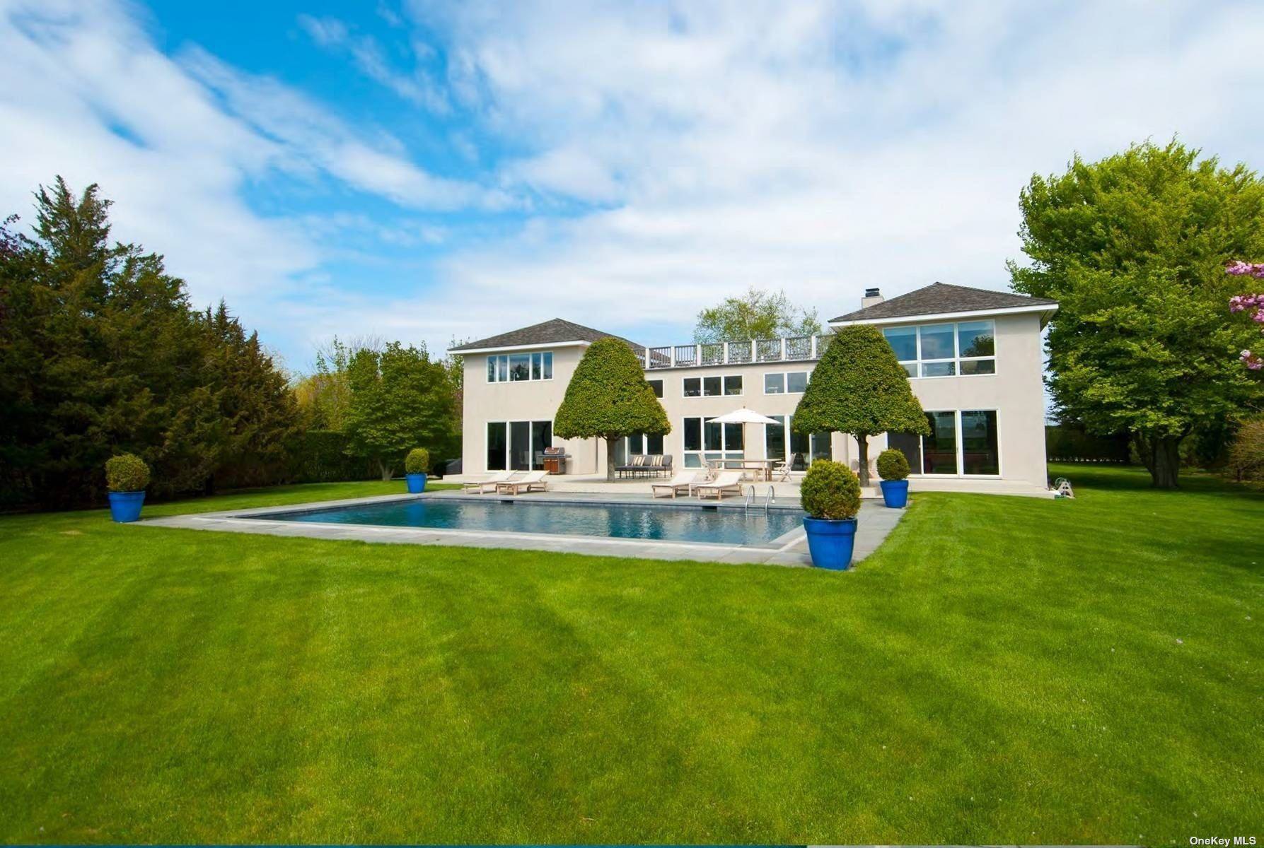 Backing an expansive and open 34 acre reserve, this modern residence combines a sleek yet elegant design along with state of the art amenities in an exceptional location overlooking Hayground ...