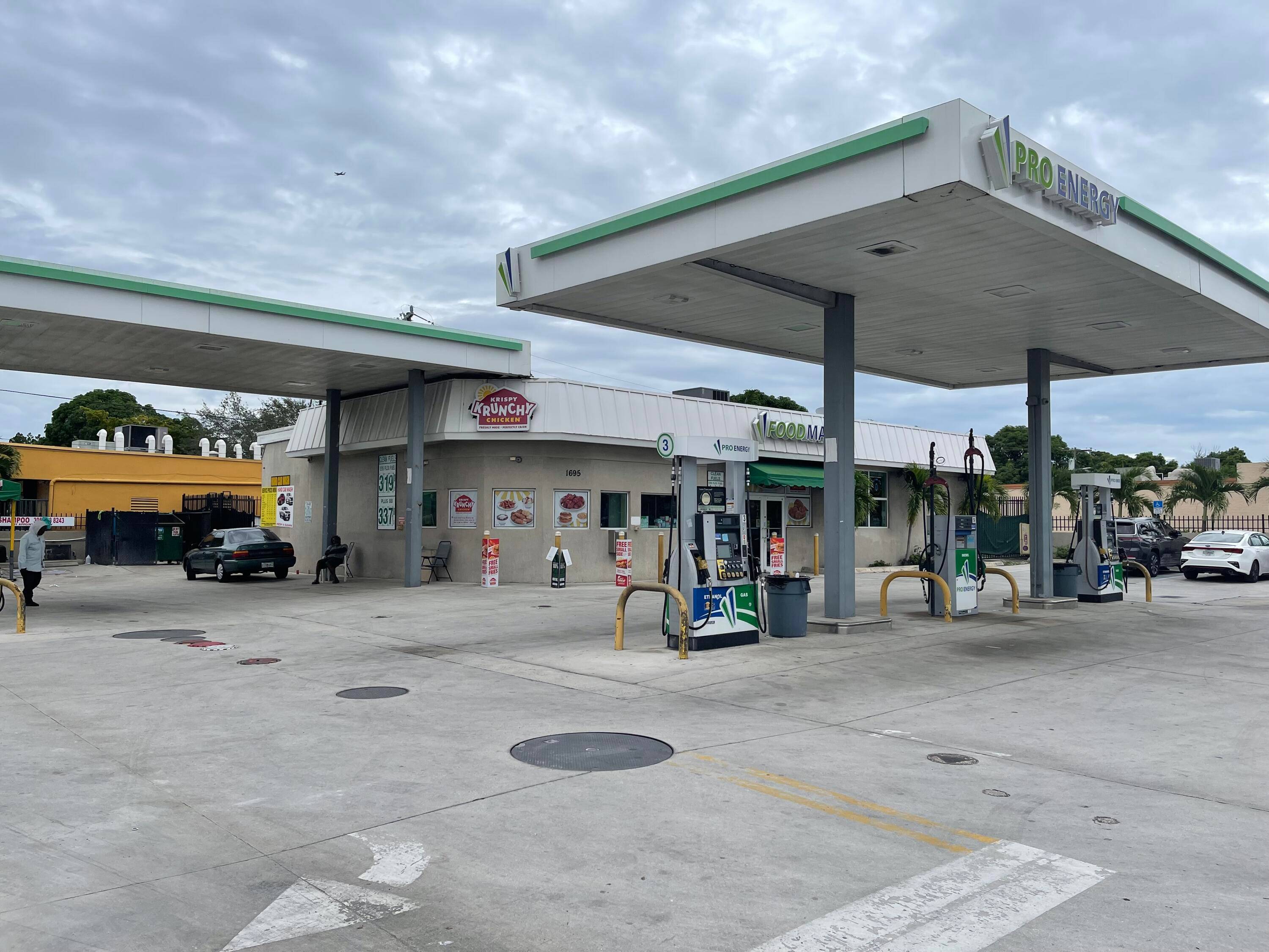 Premier Miami Real Estate High Volume Gas Station and Convenience Store Located at heavily trafficked intersection, Ideal 1031 replacement potentially qualifying for bonus depreciation, Essential business, Opportunity for owner operator, ...