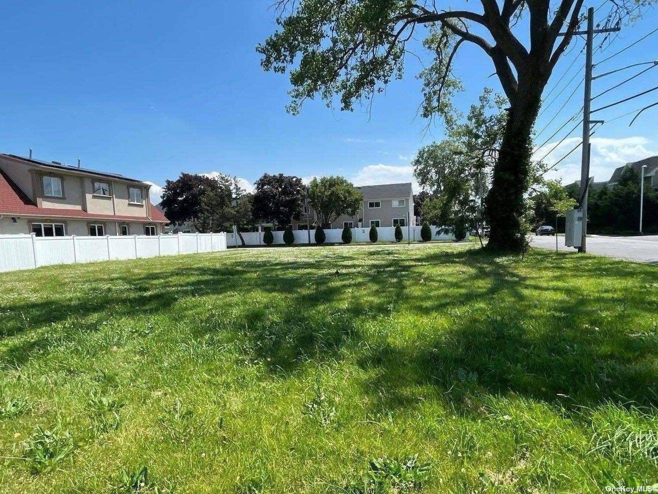 Exceptional opportunity to secure a flat, cleared and oversized building lot for end user or builder alike.