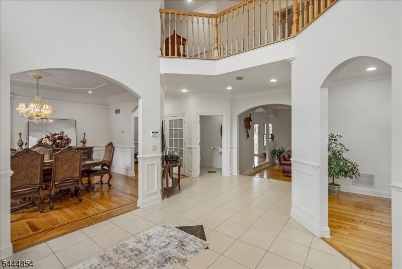 Foyer - Dining