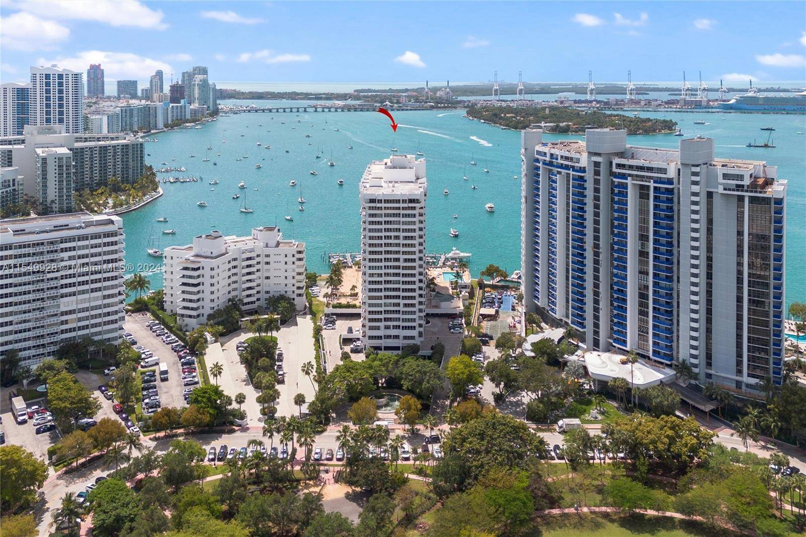 Your dream condo in Miami Beach awaits !