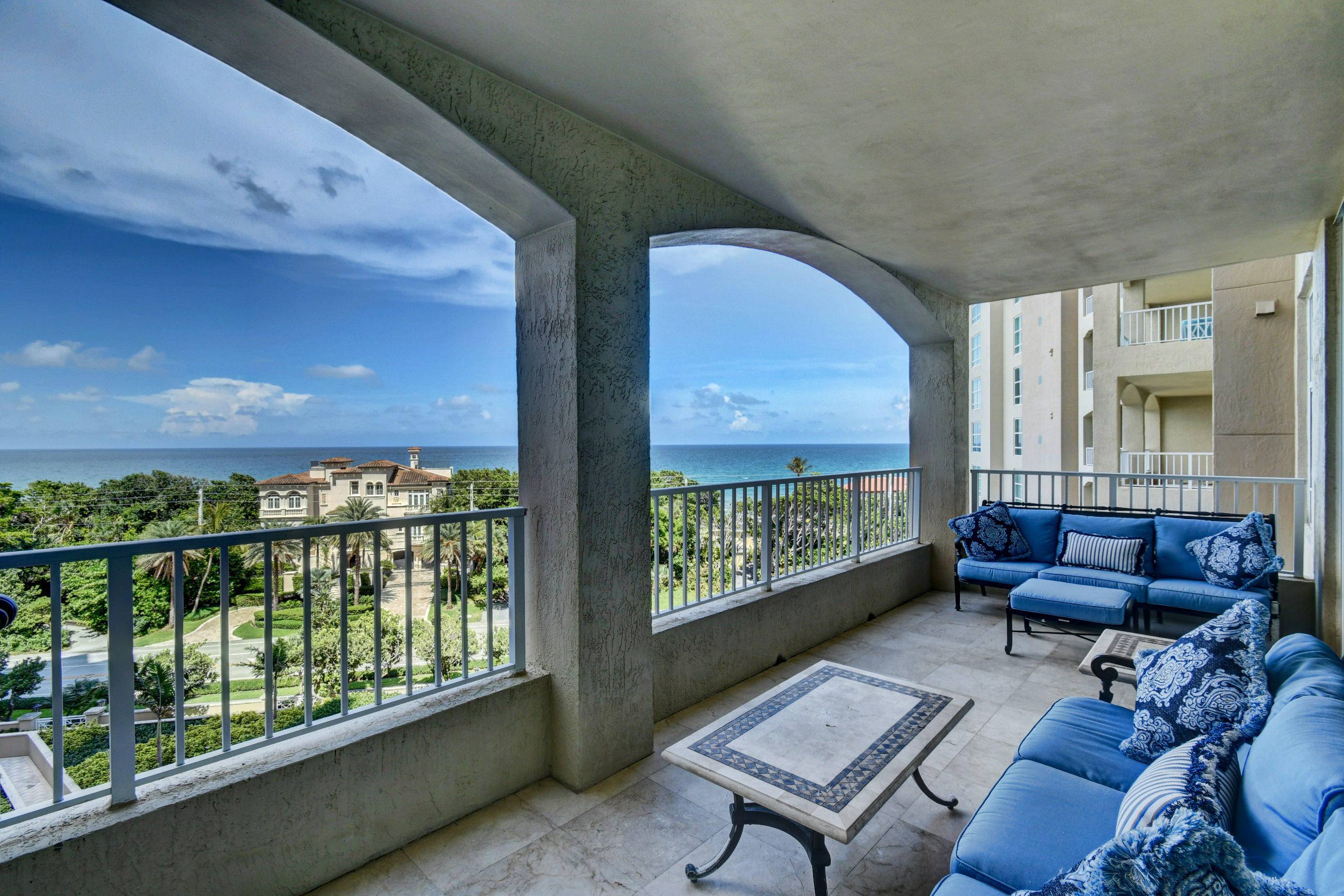 WOW ! ABSOLUTELY GORGEOUS, DESIGNER FURNISHED, ELEGANT CONDO WITH STUNNING OCEAN IC VIEWS !