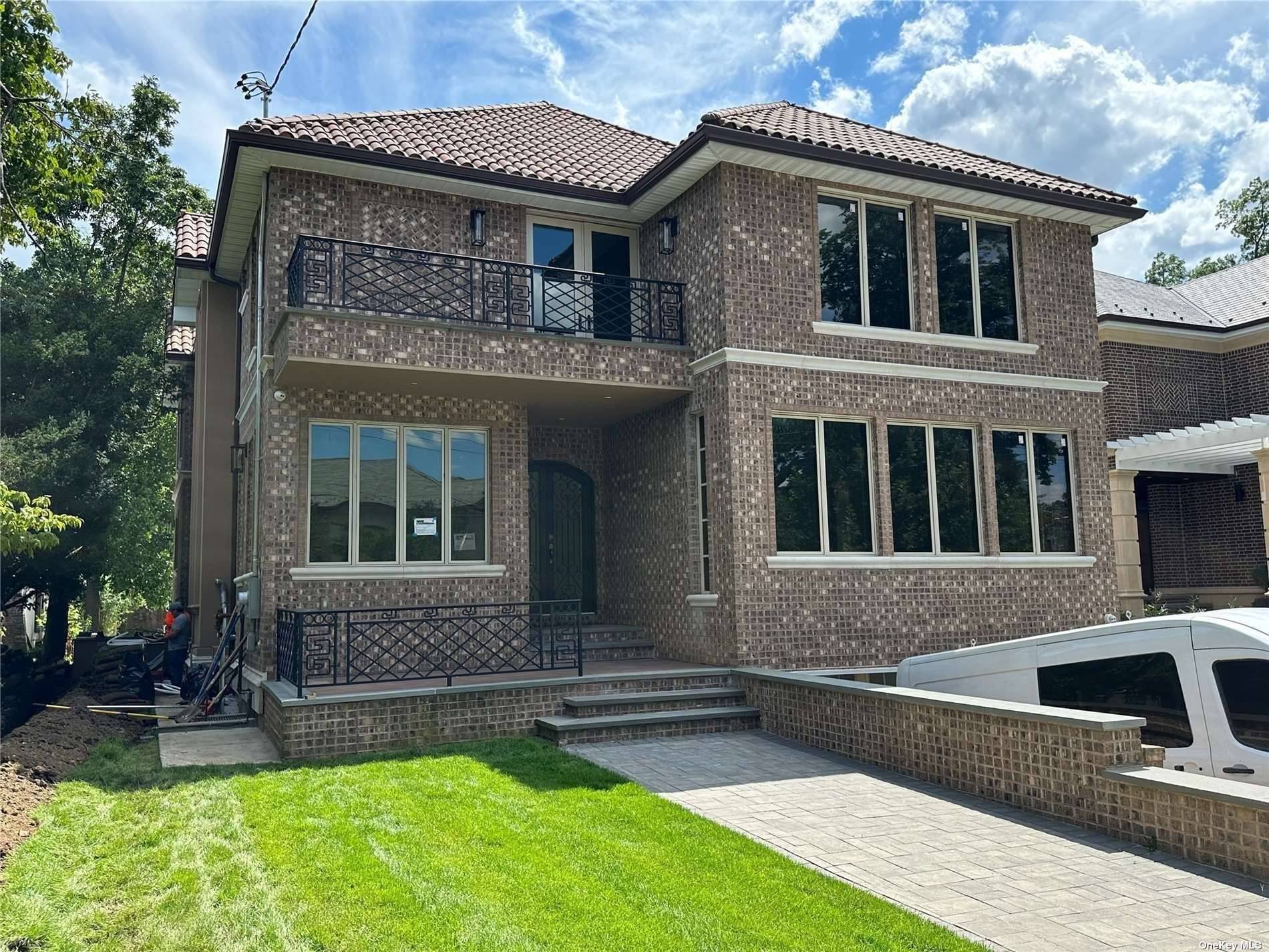 Magnificent Customize New Construction In The Heart Of Malba, Features In 5 Bedrooms 5 Full Baths, In Door Gardens, Two Cars In Door Garage, Sit On The Lot Of 11607 ...