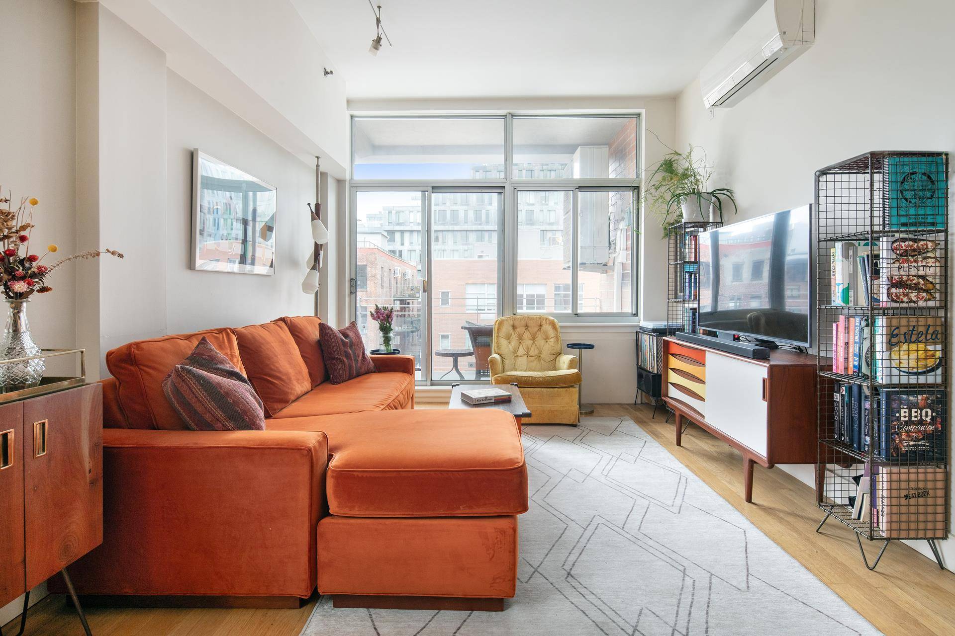 Nestled in the heart of prime Williamsburg, Brooklyn, this condominium residence seamlessly blends style and comfort.