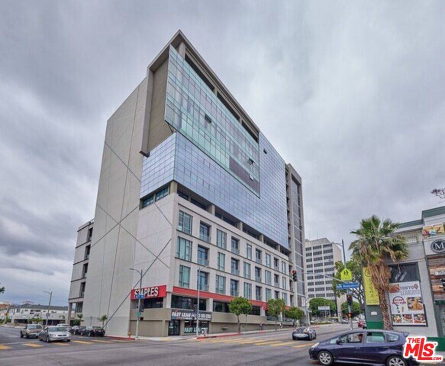 3223  W 6th St 2BR La
