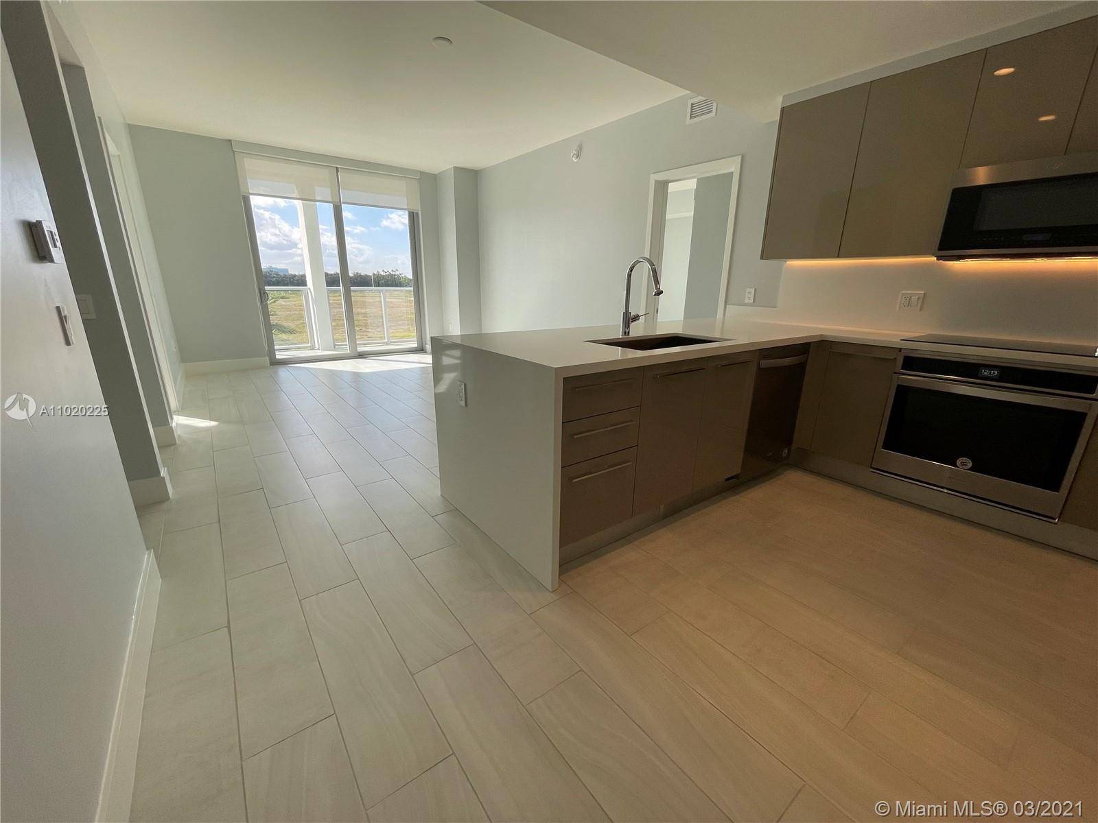 AMAZING unit at Metropica, brand new building, unit with shades and blackouts, Cozi 2 Bed 2 bath, ready to move in.