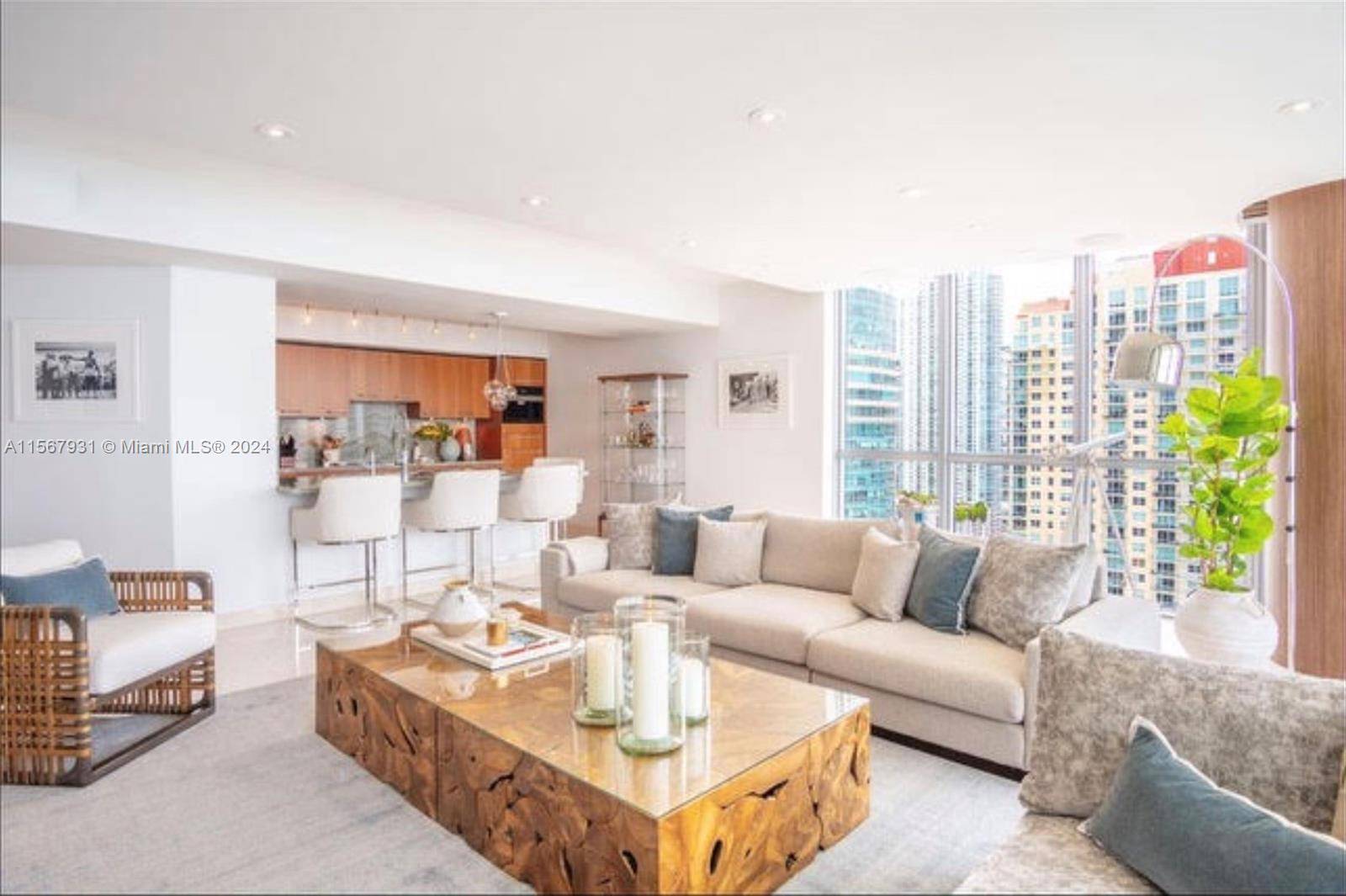 Experience the luxury of Jade Residences at Brickell with direct panoramic views of the ocean on the most sought after corner unit.