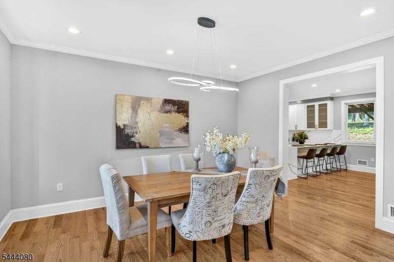 1395 Washington Valley