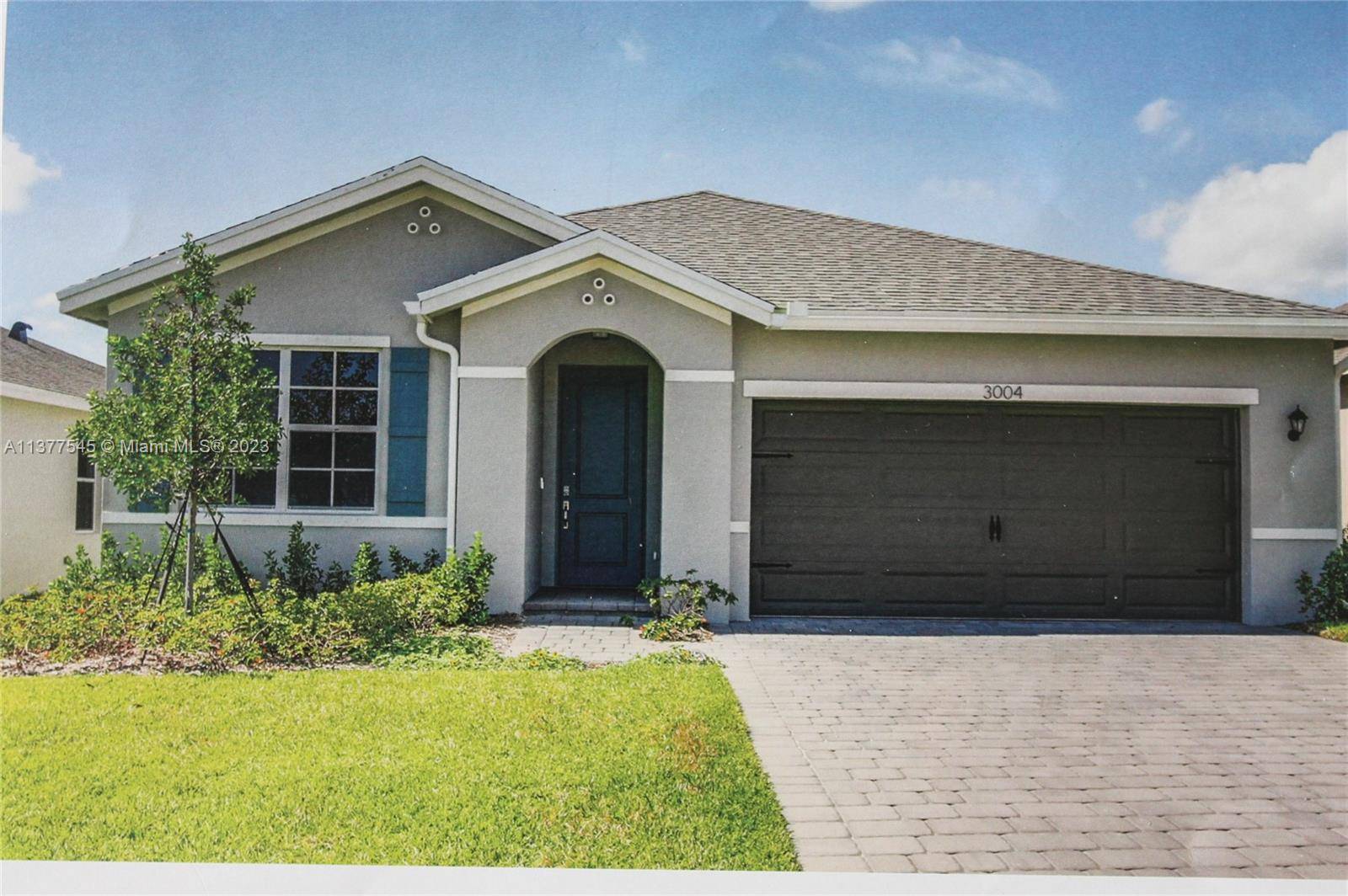 Gorgeous Single Story CBS 3 Bd 2BA 2CG Furnished Home close to Downtown Jensen Beach's Restaurants, Shopping and Beach.