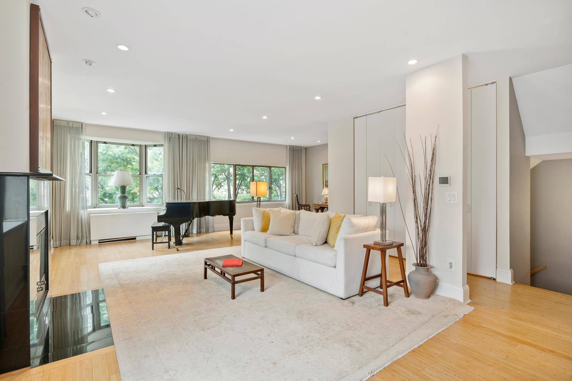 Stunning Townhouse Condo at 1400 Fifth Avenue A Serene Urban RetreatDiscover the perfect blend of urban living and tranquil retreat in this exclusive four bedroom, 3.