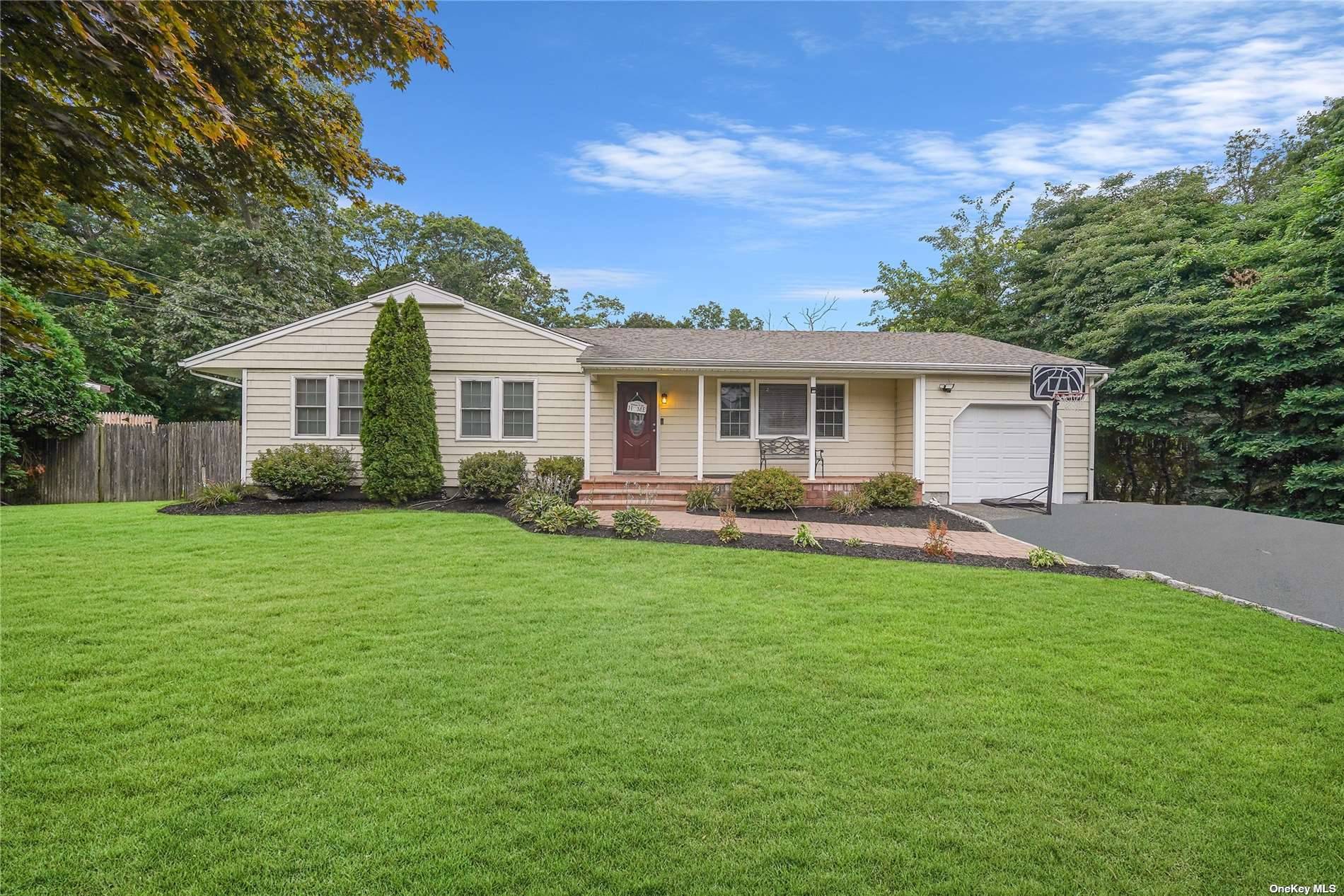 Beautiful recently renovated ranch in Connetquot School district featuring 4 bedrooms, 2 bathrooms on first floor and 2 bedrooms 1 bathroom in a fully finished basement with a separate entrance.