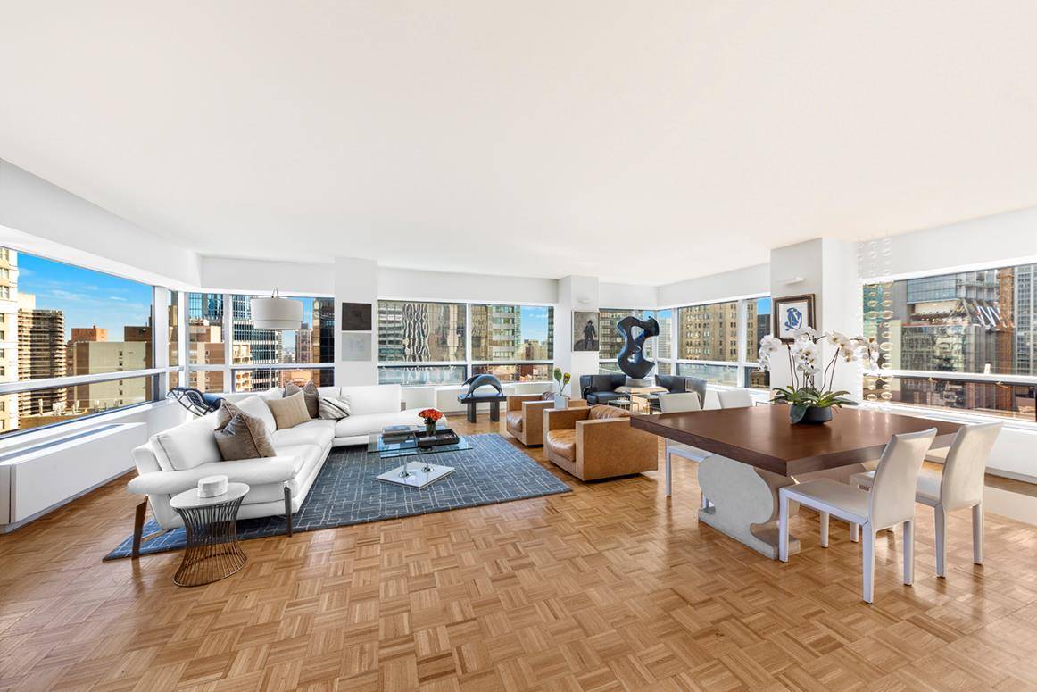 This luxury NYC home located at 59th and Park features 360 degree breathtaking views of NYC and Central Park.