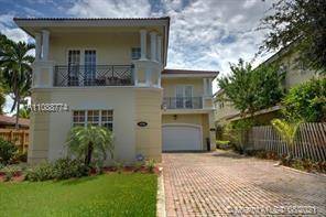 Spacious 3 bedroom 2. 5 bath with outdoor jacuzzi Townhome in Wilton Manors.