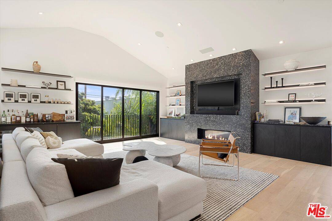 627 Sunset Ave 4BR Marina Del Rey La