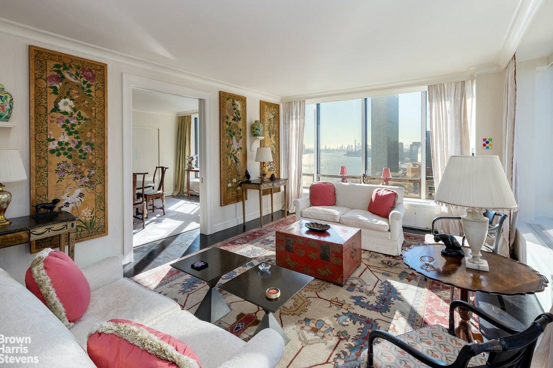 Located in the iconic 860 United Nations Plaza, this high floor, expansive, elegant, sundrenched, flexible 3 or 4 bedroom, 5.