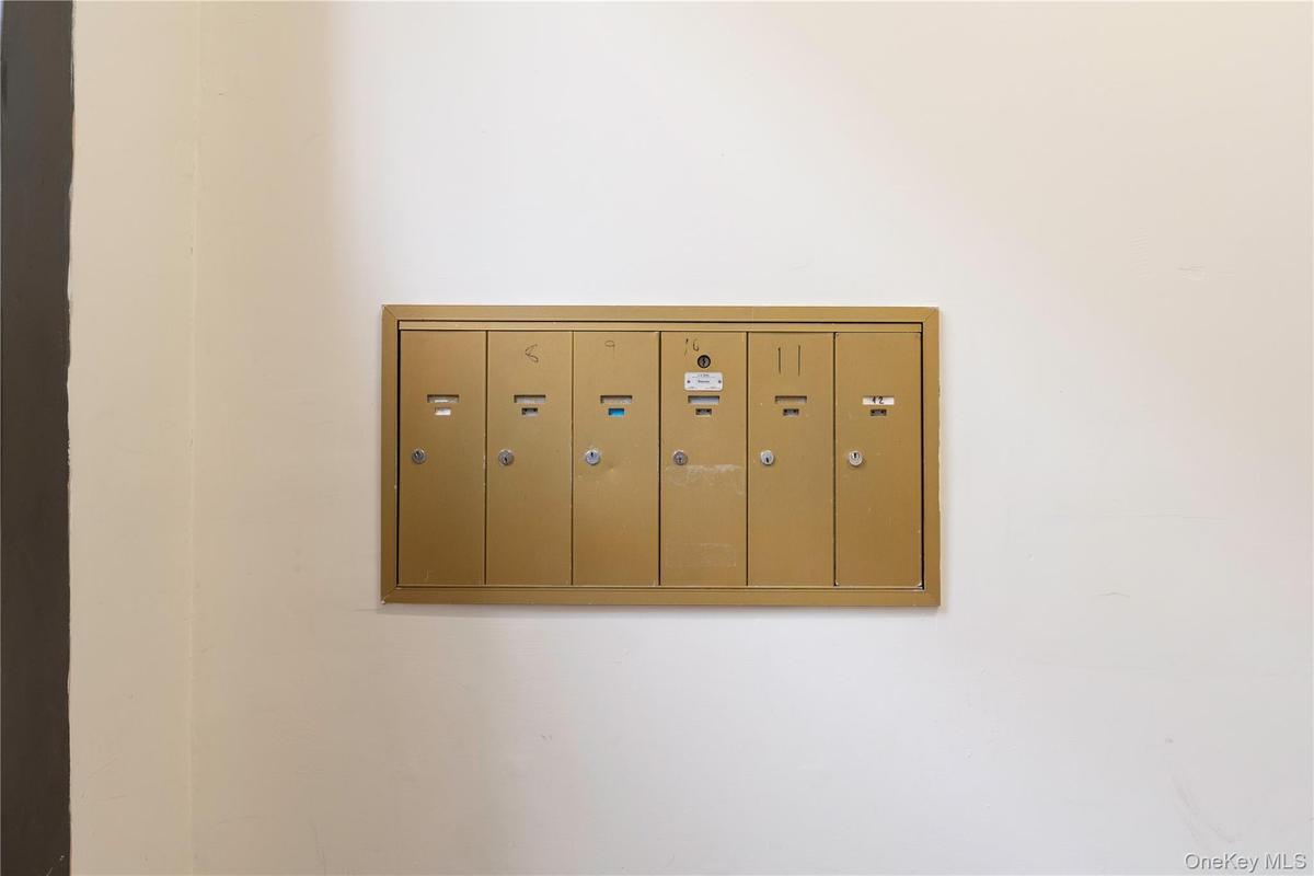 Detailed view of mail area