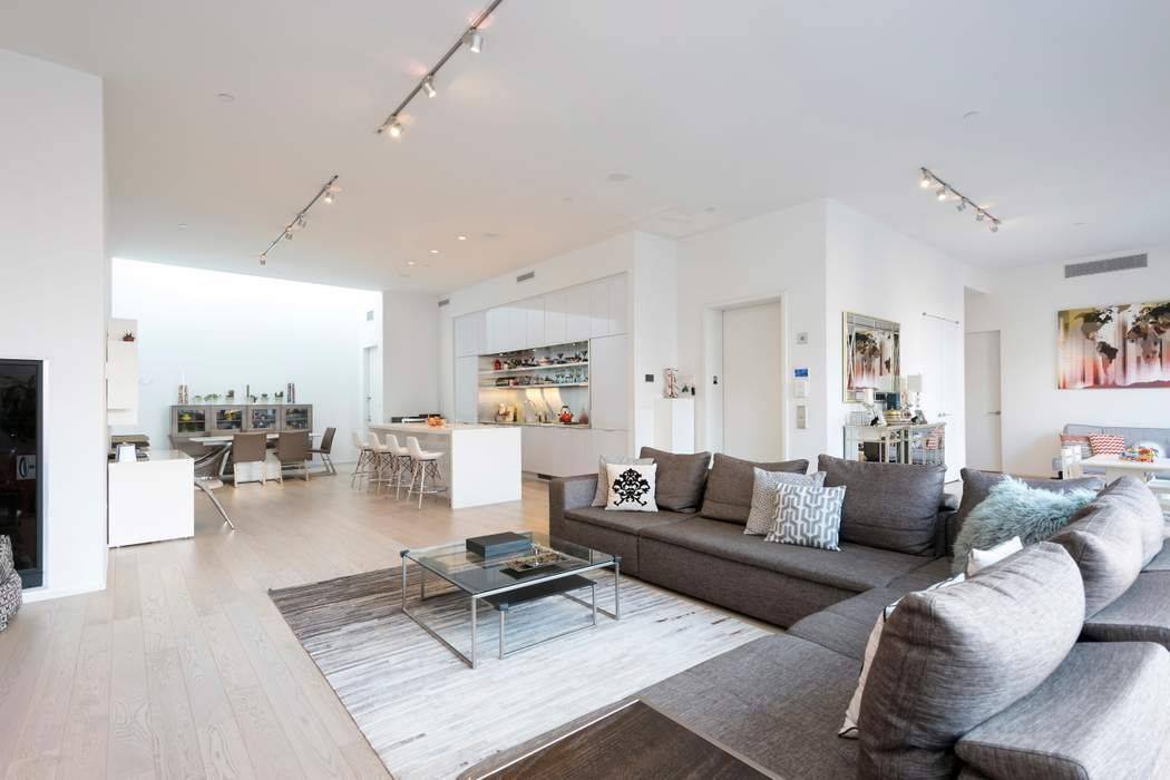 Offering the very best in contemporary indoor outdoor living, a keyed elevator opens directly into this luxurious, full floor penthouse treasure boasting more than 2, 470 square feet across 3 ...