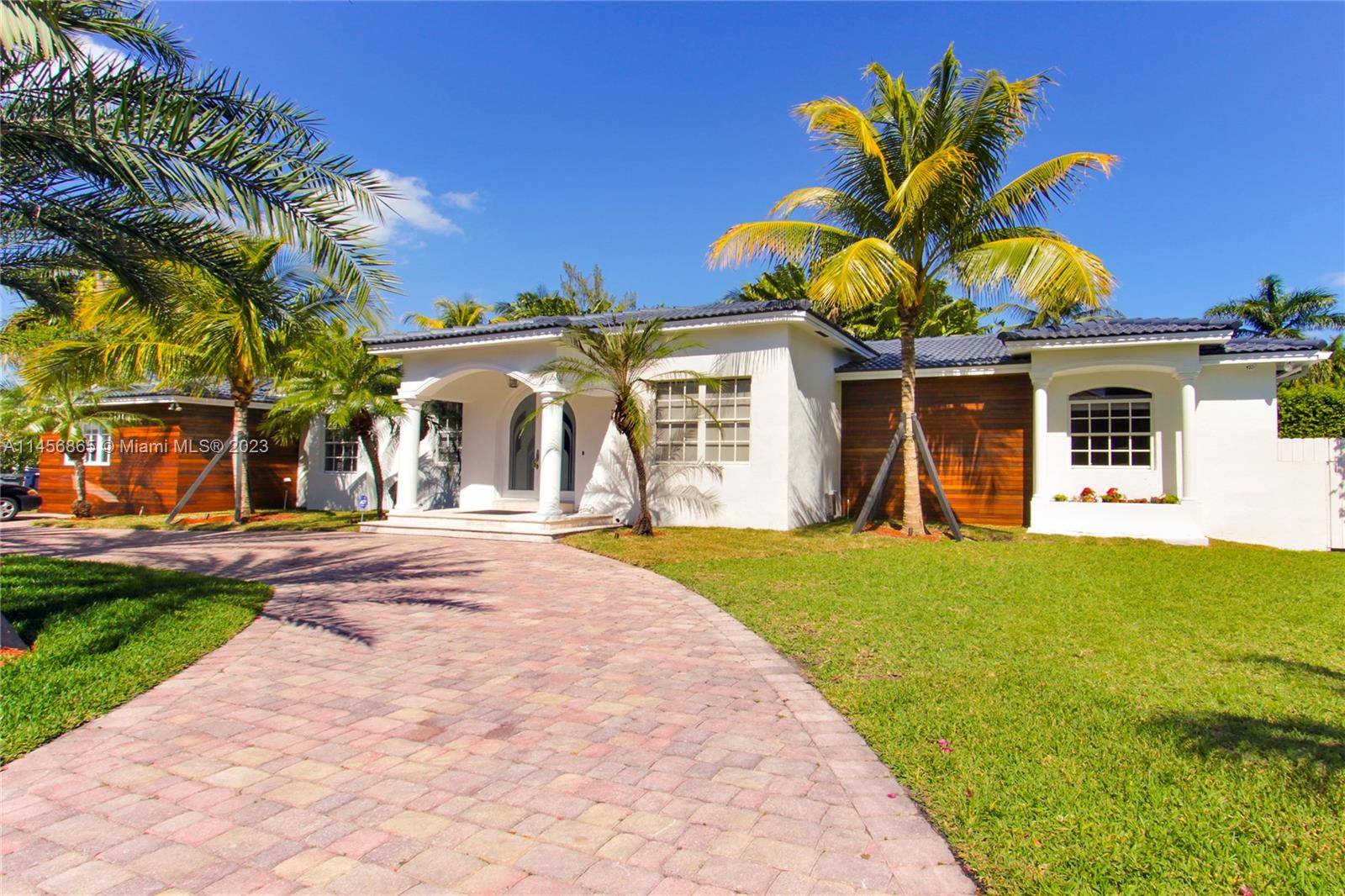 Stunning newly renovated 4 bedroom 3 bathroom on guard gated Hibiscus Island.