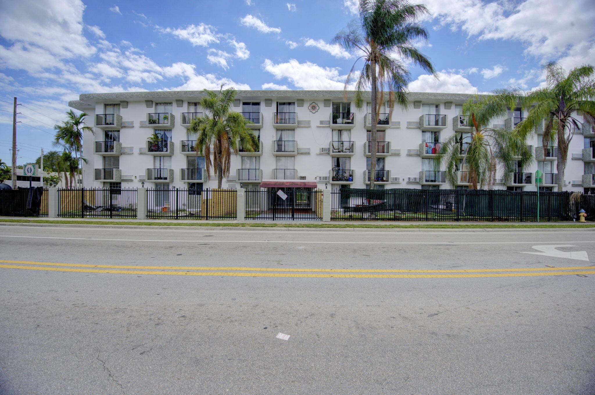 Prime investment opportunity in the prestigious gated Golden Gate Condo community of North Miami with swimming pool on site, a great location awaits you.