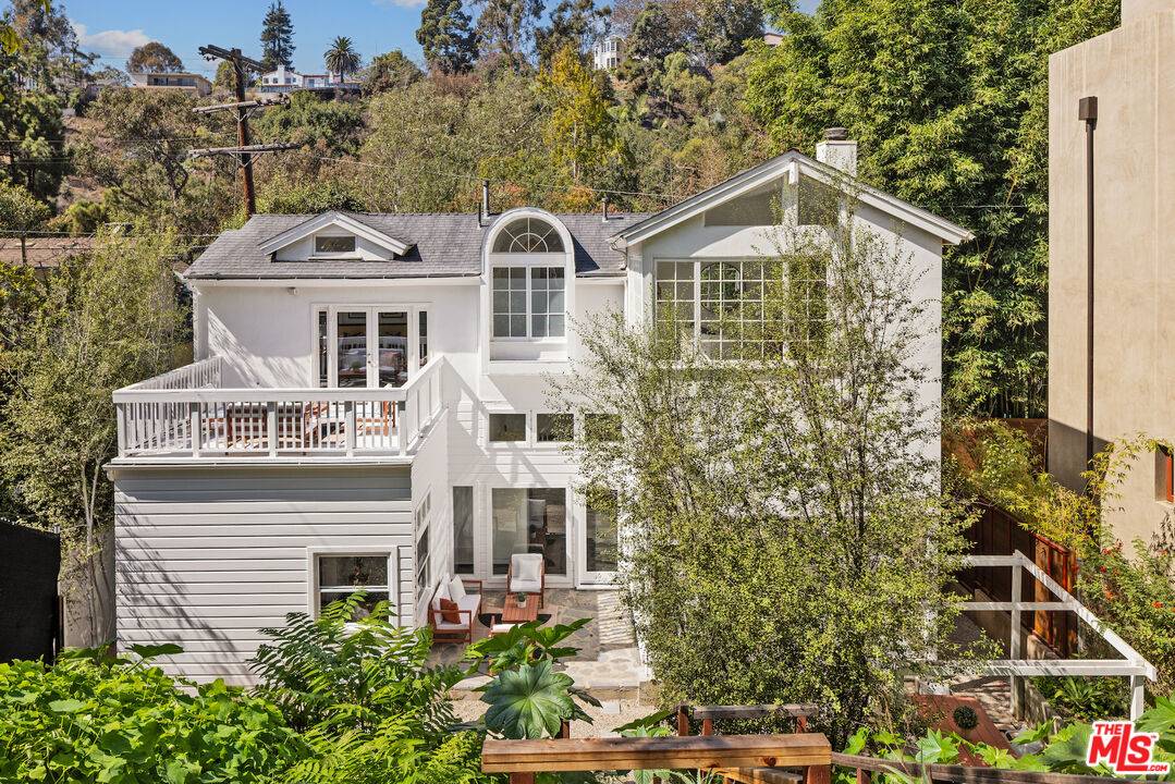 546  E Rustic Rd 3BR Santa Monica La