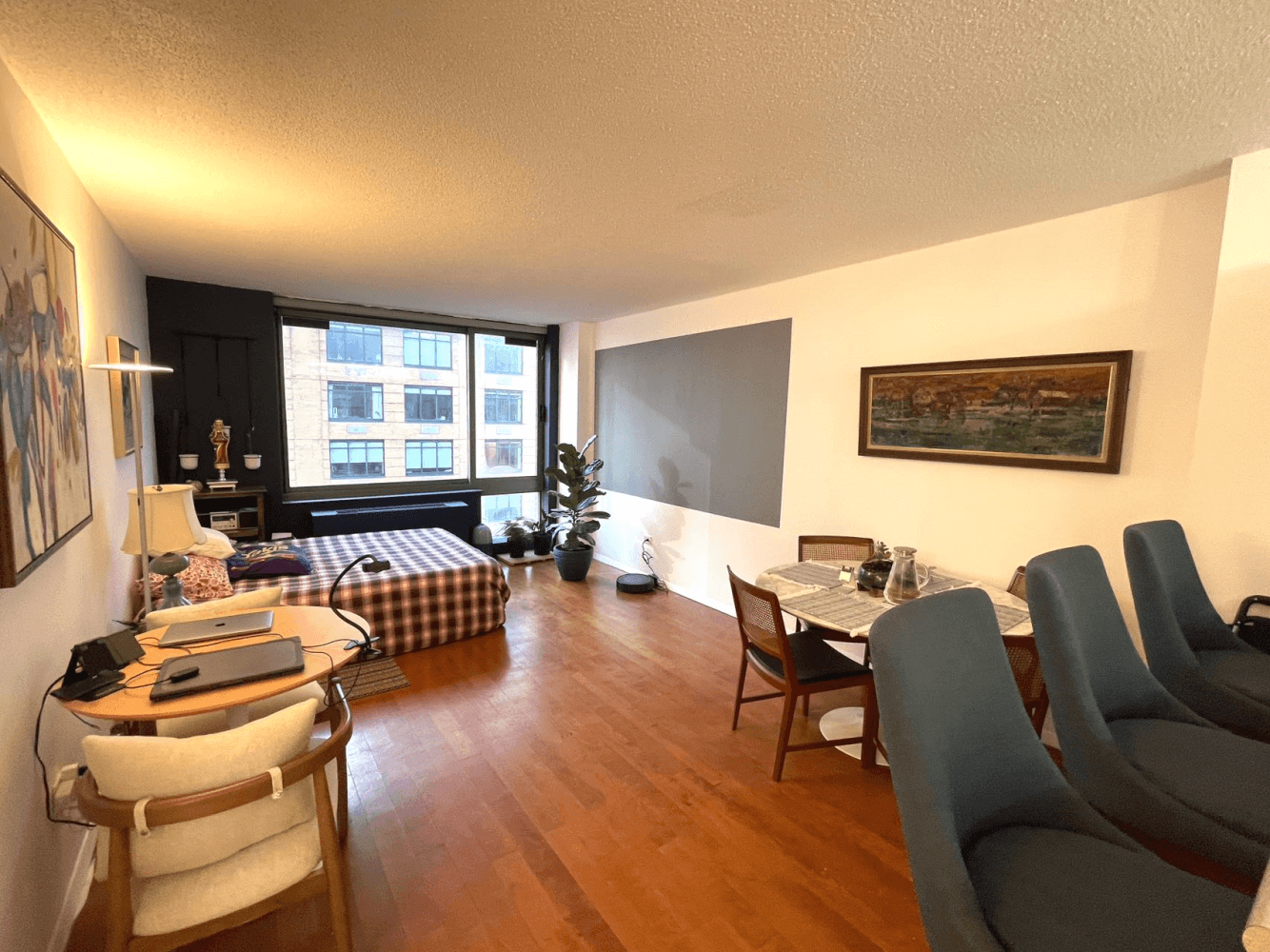 Bright one bedroom in Battery Park City.
