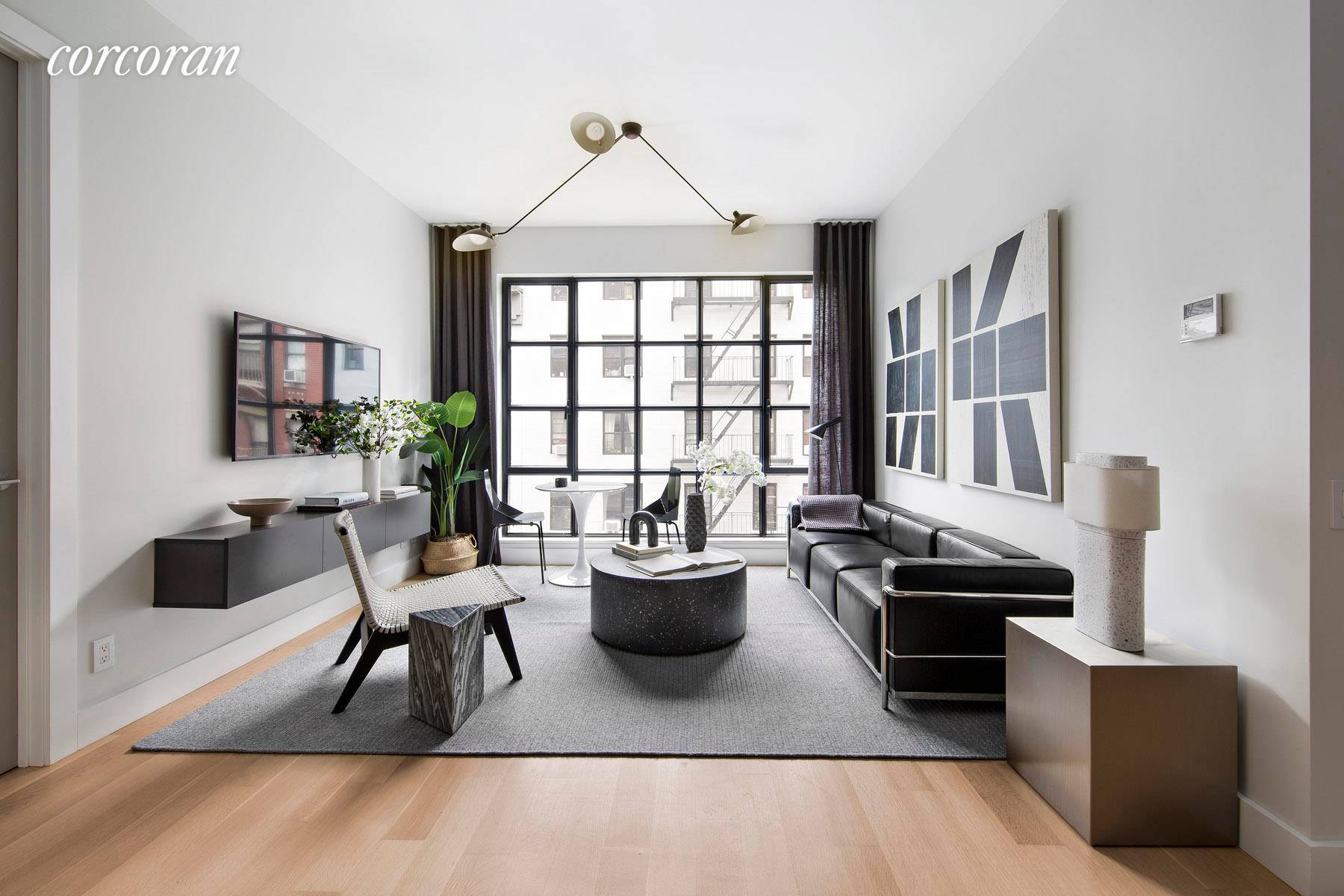 Perfectly positioned in the heart of the Lower East Side, 147 Ludlow comprises an exquisitely designed and executed collection of 8 luxury lofts in a prime downtown location.