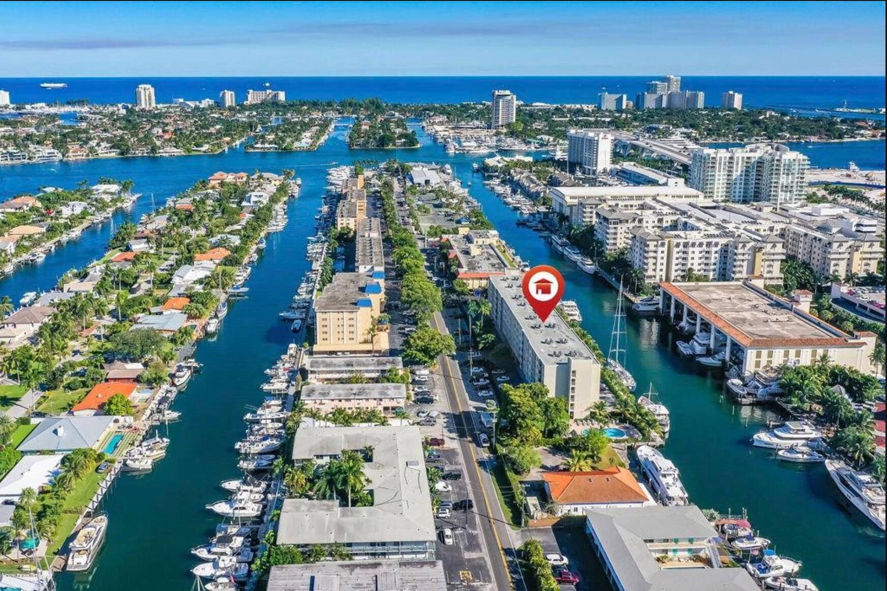 Waterfront 2 2 condominium, located East of US 1, in one of the most desirable spots in Fort Lauderdale, great location for boating and entertainment activities.