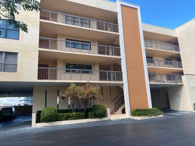 FABULOUS LOCATION, LARGE UNIT 2 2 PLUS, BALCONY OVERLOOKING GOLDEN ISLES LAKE, TILE ON SOCIAL AREAS, WOOD FLOORS IN BEDROOMS.