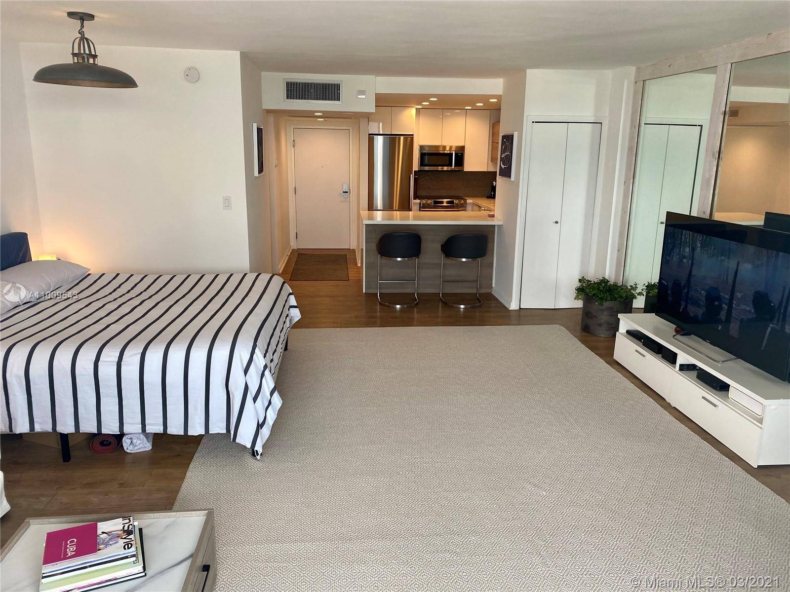 Completely remodeled and updated studio located at the Roney palace in the heart of South Beach.