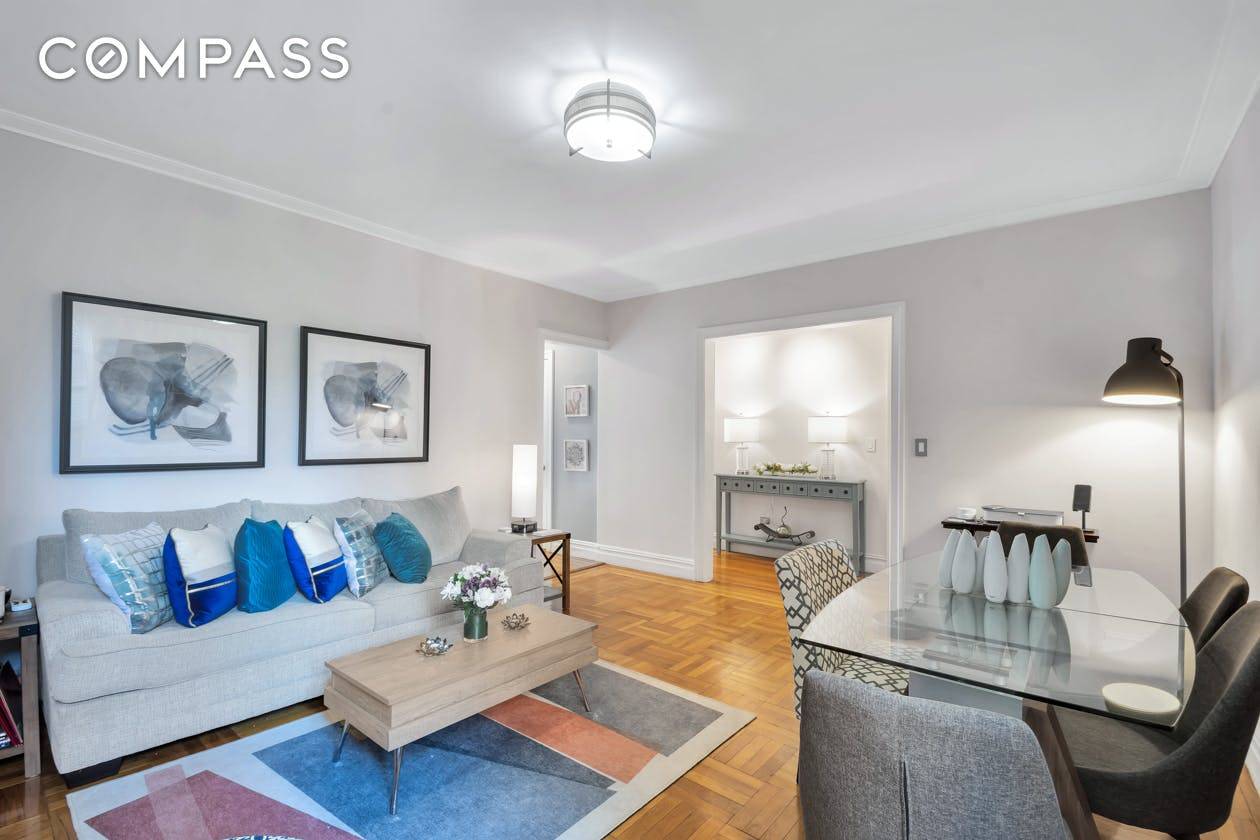PARK VIEWS COME WITH THIS BEAUTIFULLY RENOVATED ONE BEDROOM, ONE BATH HOME.