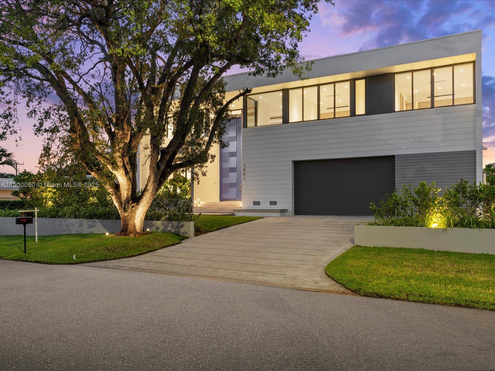 Tucked away on a private cul de sac street in one of Miami s premier neighborhoods, this newly completed residence introduces a striking standard of modern luxury.