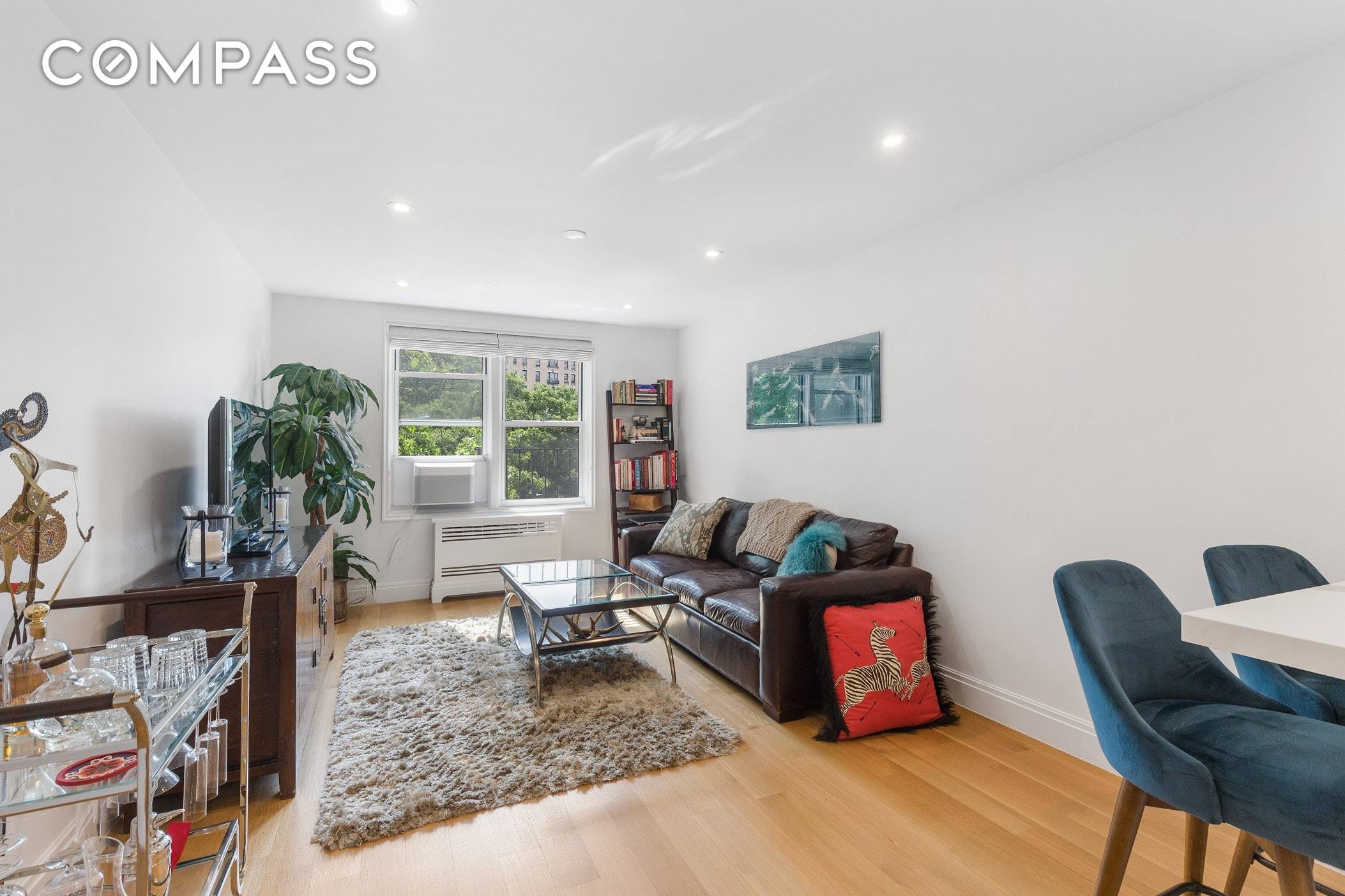 MINT JR 4 IN PRIME HUDSON HEIGHTS This one of a kind, fully gut renovated home is absolute perfection ; it s fresh, modern, open and airy.