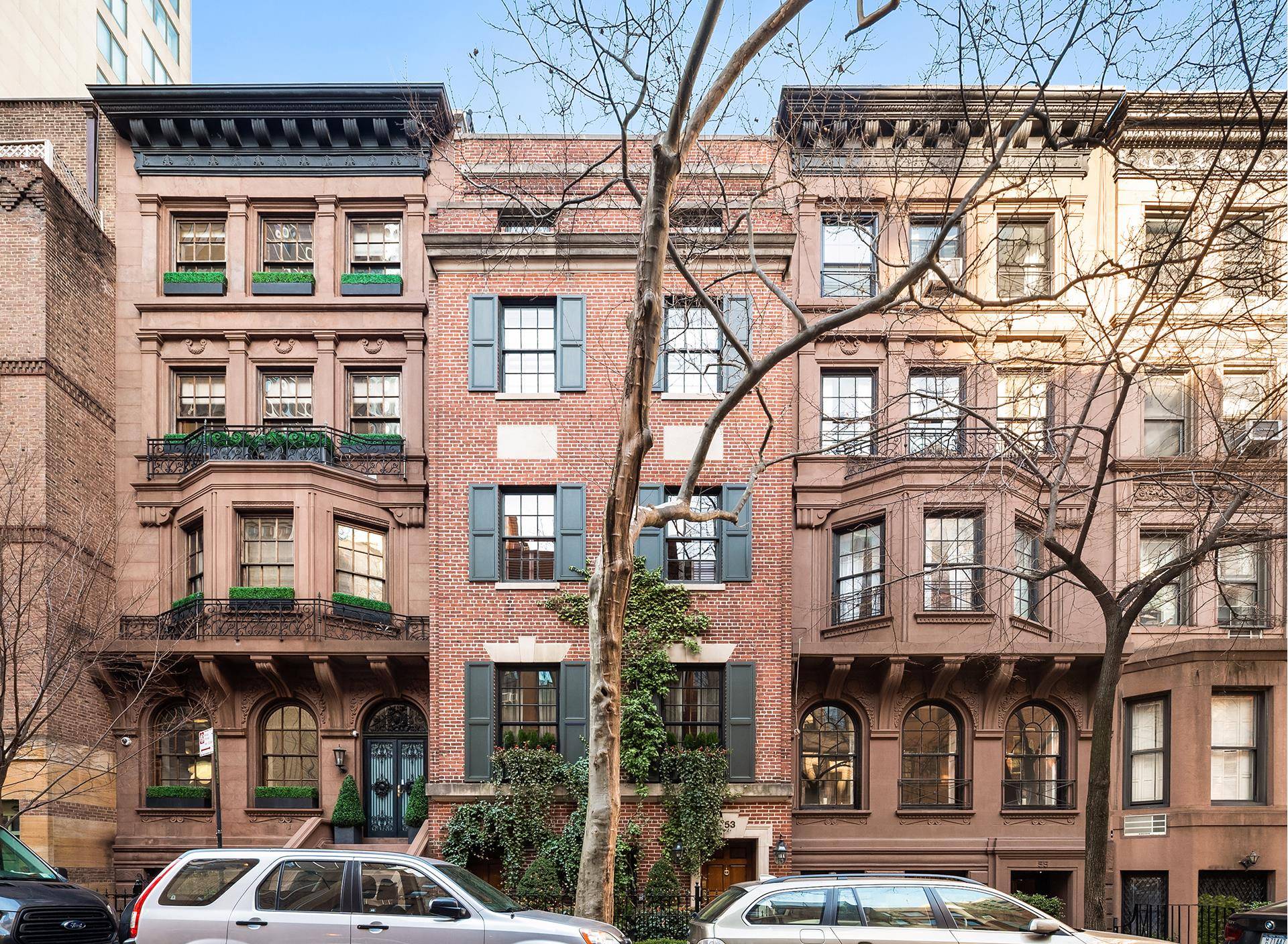 53 East 80th Street is a spectacular 22' wide, 6 story single family townhouse with 14 rooms, 7 bedrooms, 7 full bathrooms, 7 fireplaces, 2 powder rooms and elevator.