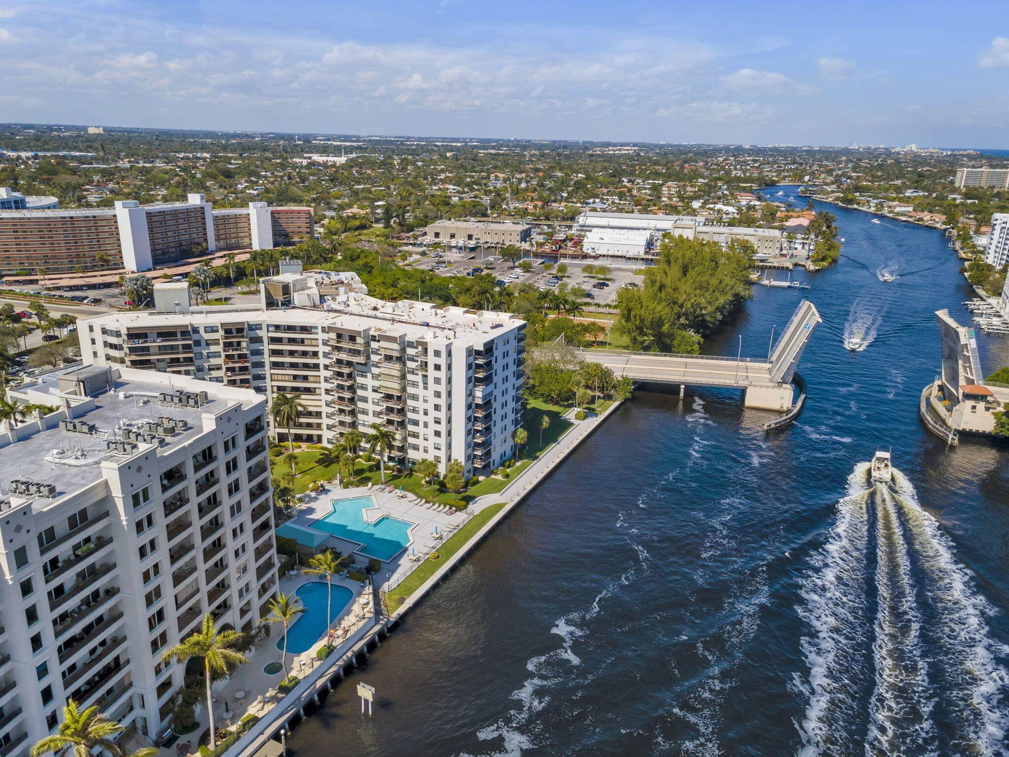 LIVE THE FLORIDA PARADISE LIFESTYLE IN YOUR UPGRADED 2 2 CONDO on the INTRACOASTAL WATERWAY just a short distance to THE BEACH, RESTAURANTS, SHOPPING, AND THE POMPANO BEACH PIER !
