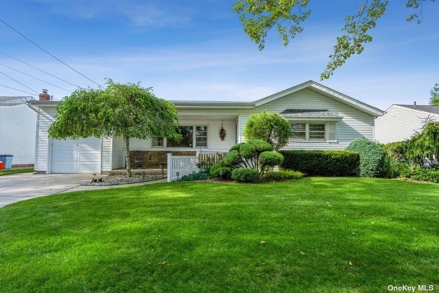 Lovely Expanded 3 Bedrm, 2 Bath Ranch on Tree Lined St in Desirable Dogwood section.