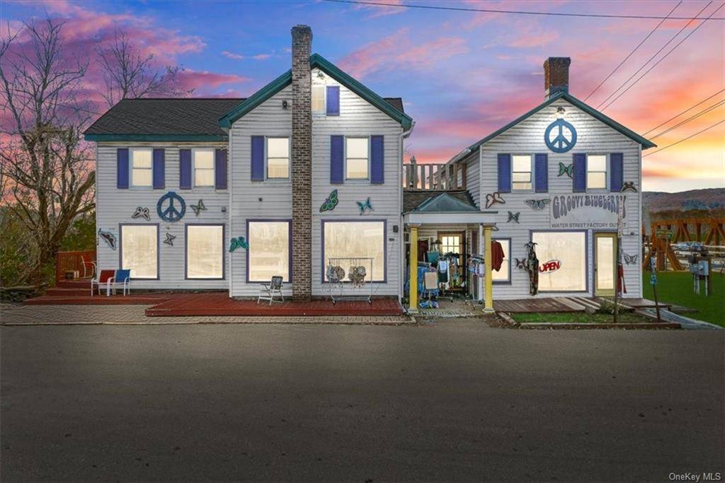 An amazing opportunity to rent a storefront in the heart of New Paltz with picturesque views of the Shawangunk Mountains in a versatile space to fit all your business needs.