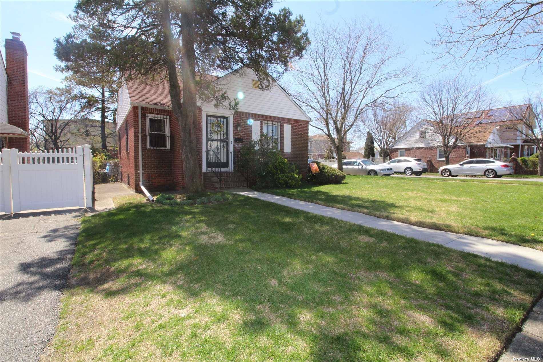 Welcome to Laurelton Queens this 3 bedroom cape is just what you have been looking for.