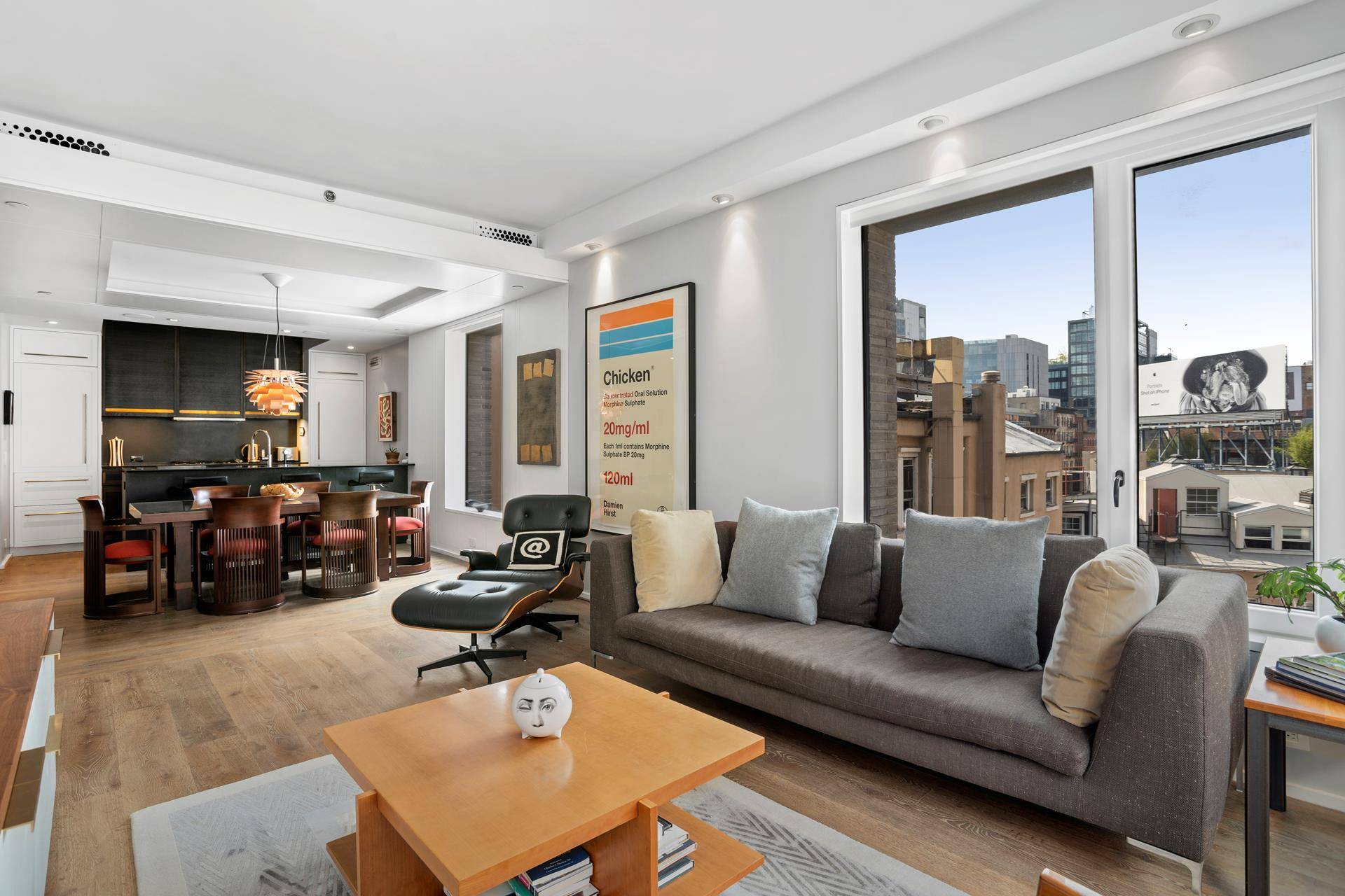 This mint condition 1, 228 square foot 2 Bedroom, 2 Bathroom corner residence offers north west exposures, exceptionally unique design details, and charming views of the Meatpacking District.