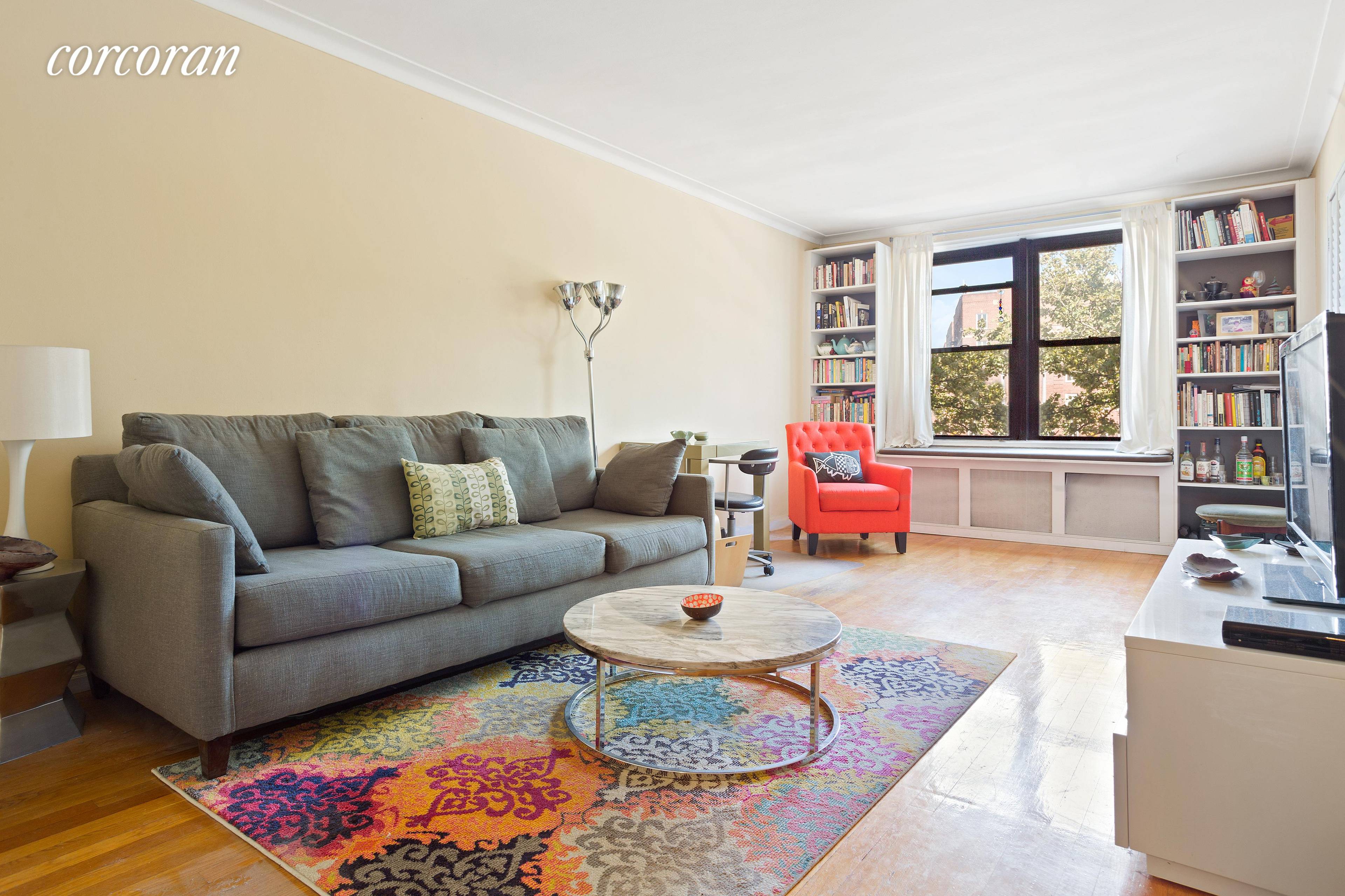 110 Ocean Parkway 2D is a spacious and lovely two bedroom co op located in the Windsor Terrace Kensington section of Brooklyn.
