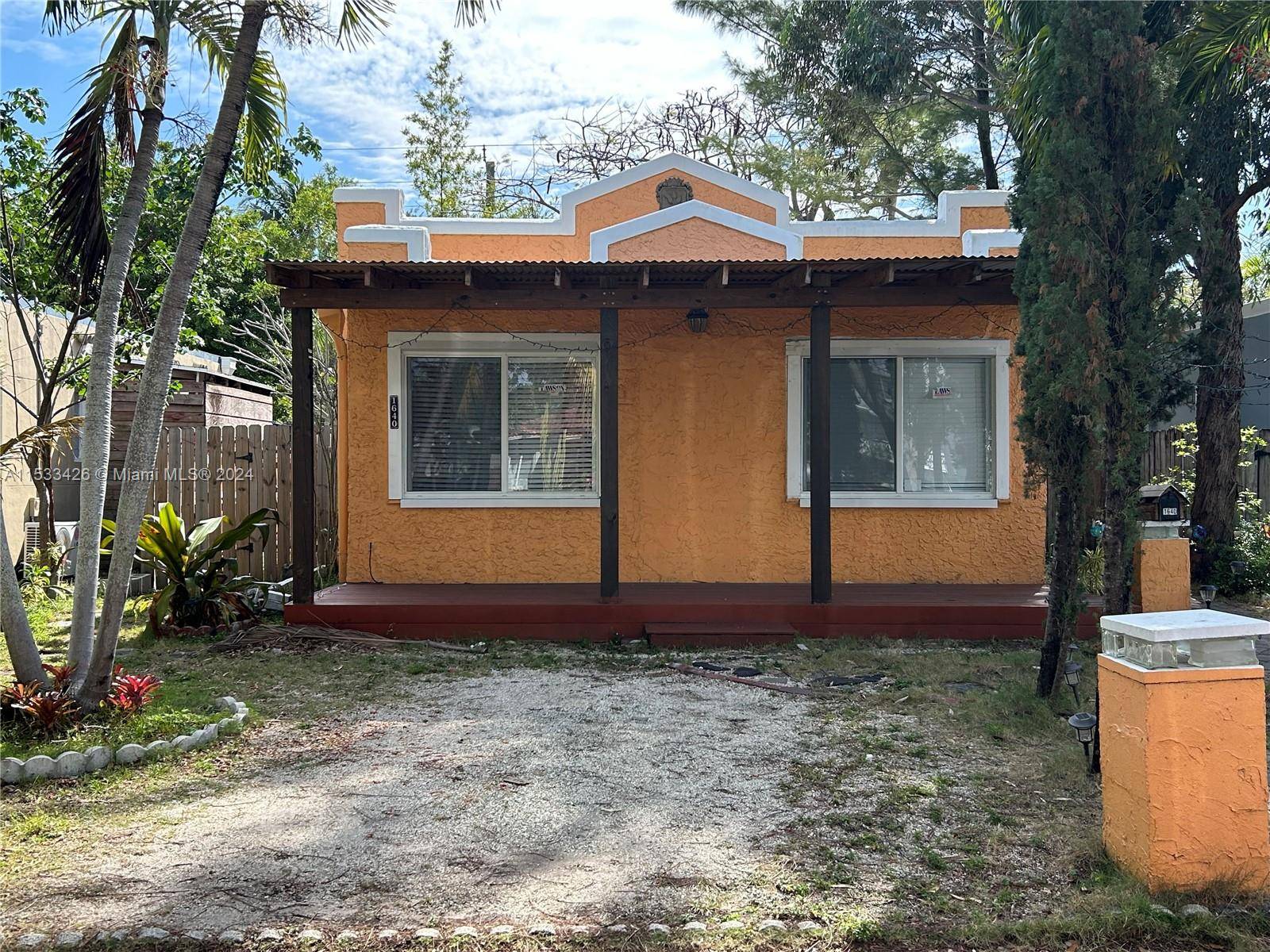 Available 2BR 1BA single family home with a backyard in East Hollywood.