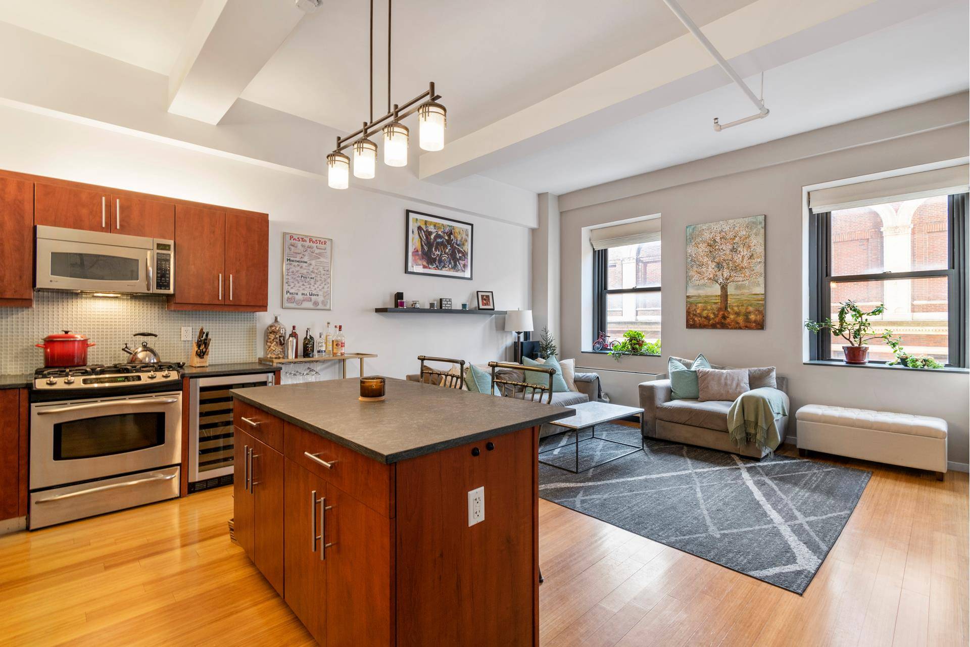 Come home to this spacious 1, 175 sqft 2 bedroom home at Belltel Lofts.